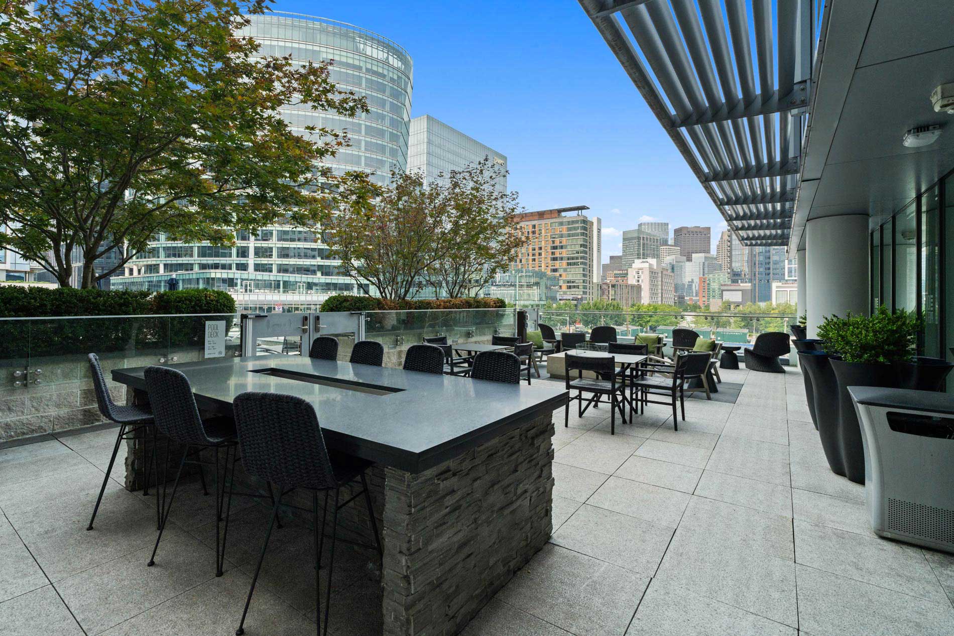 100 Pier 4 grill deck