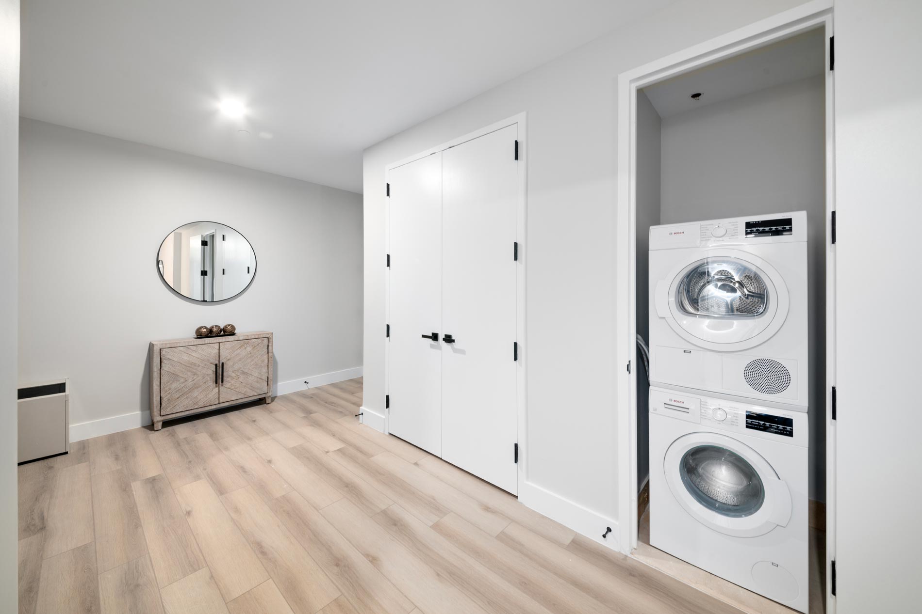 95 Wall Staged staged laundry room