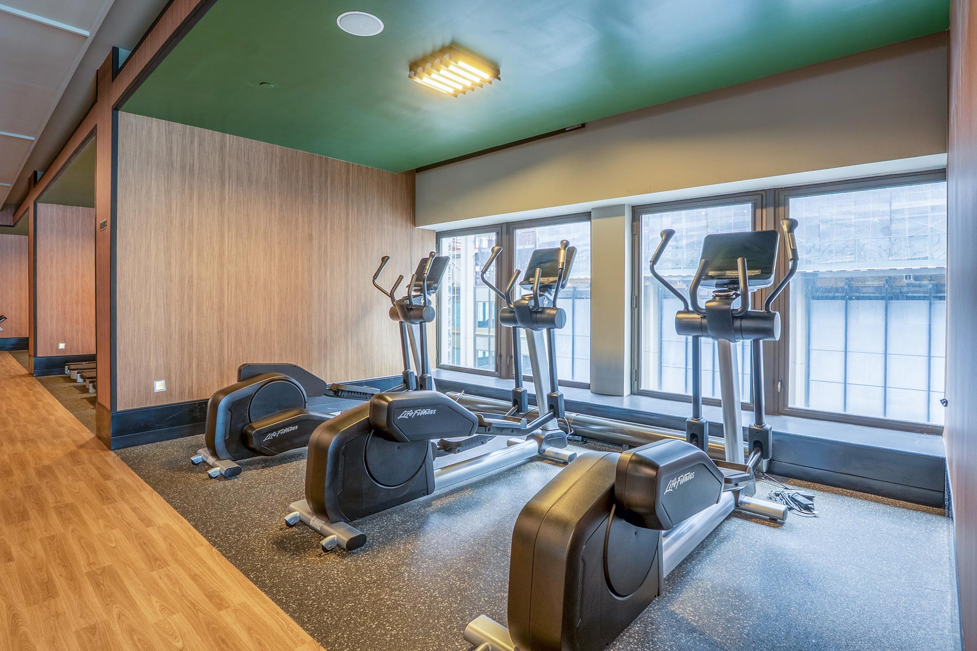 95 Wall fitness center