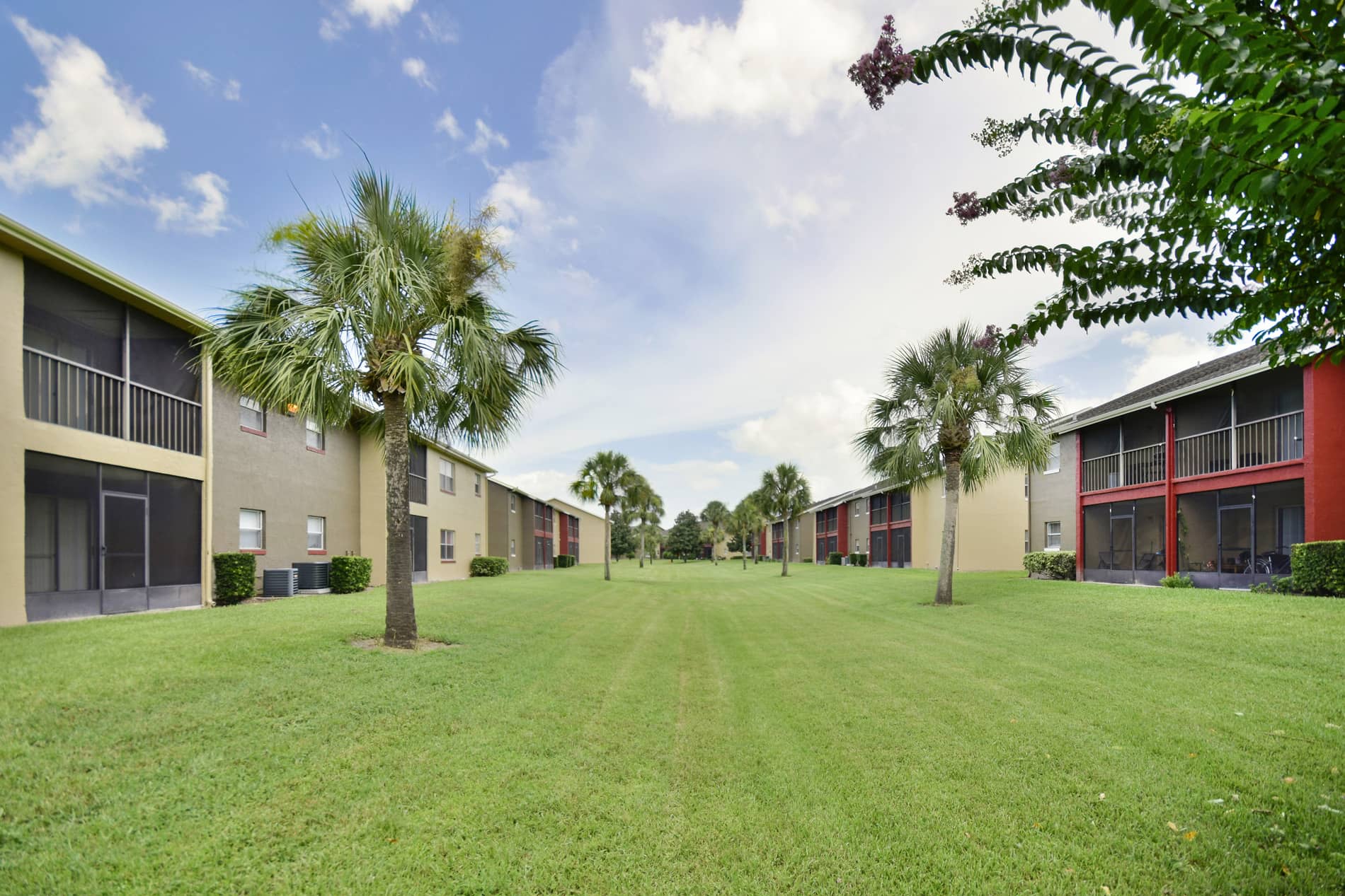 Alafaya Woods Building Exterior