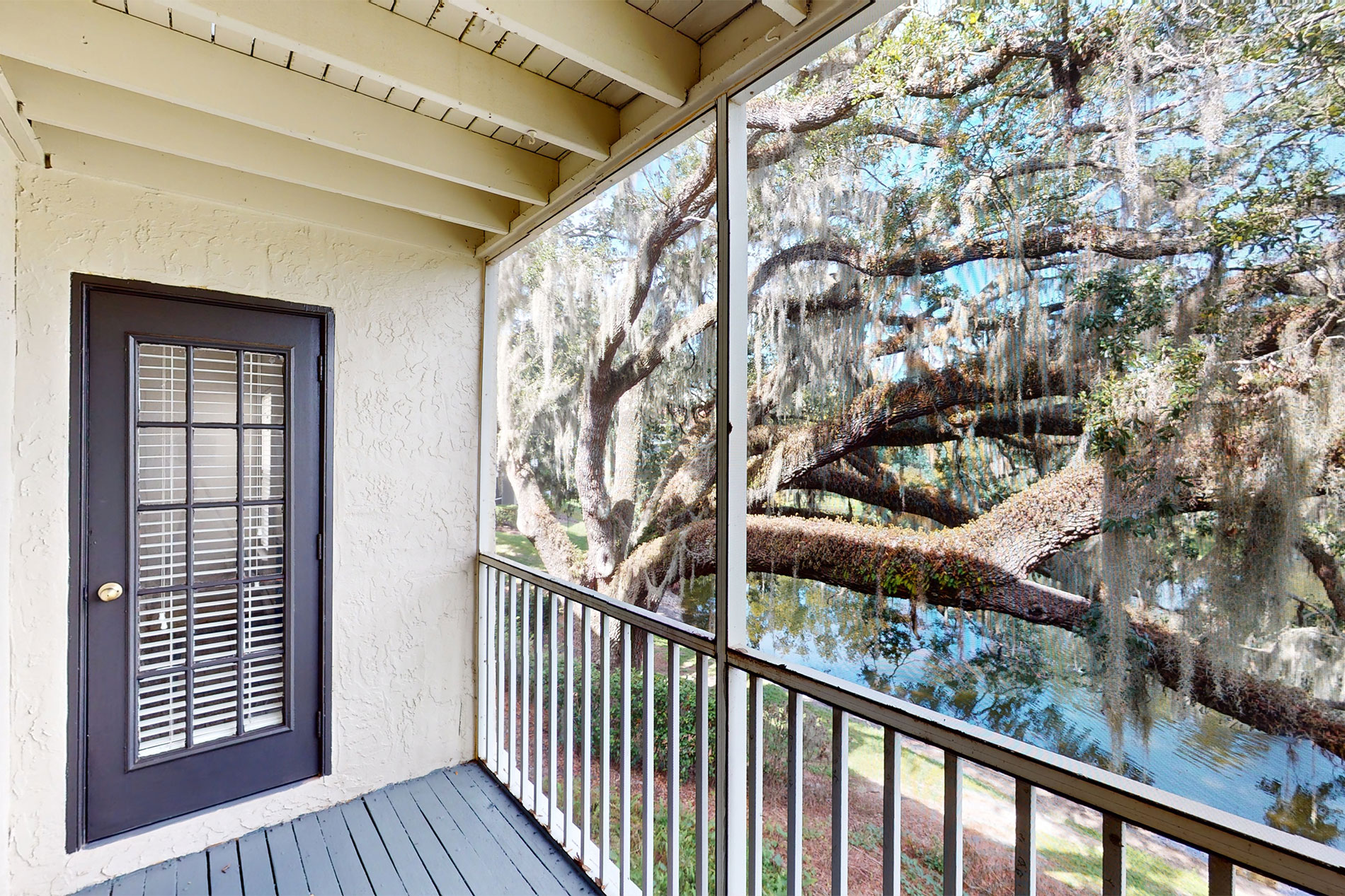 Altamira Place apartment balcony