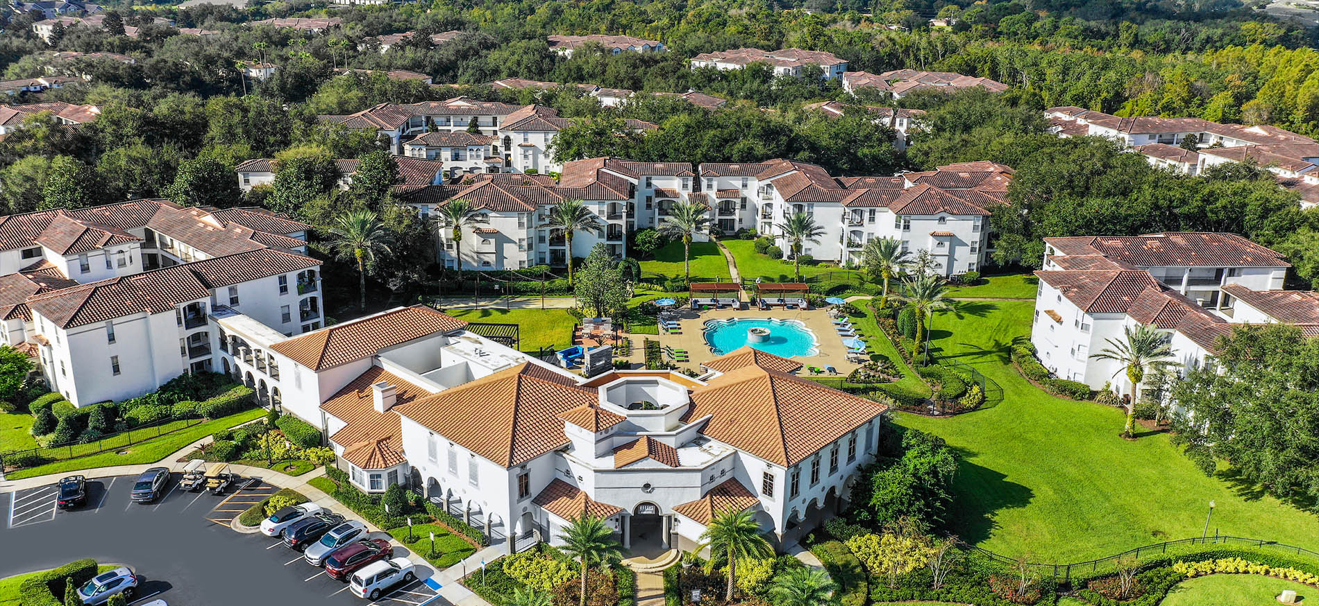 Arbors at Maitland Summit drone image of exterior