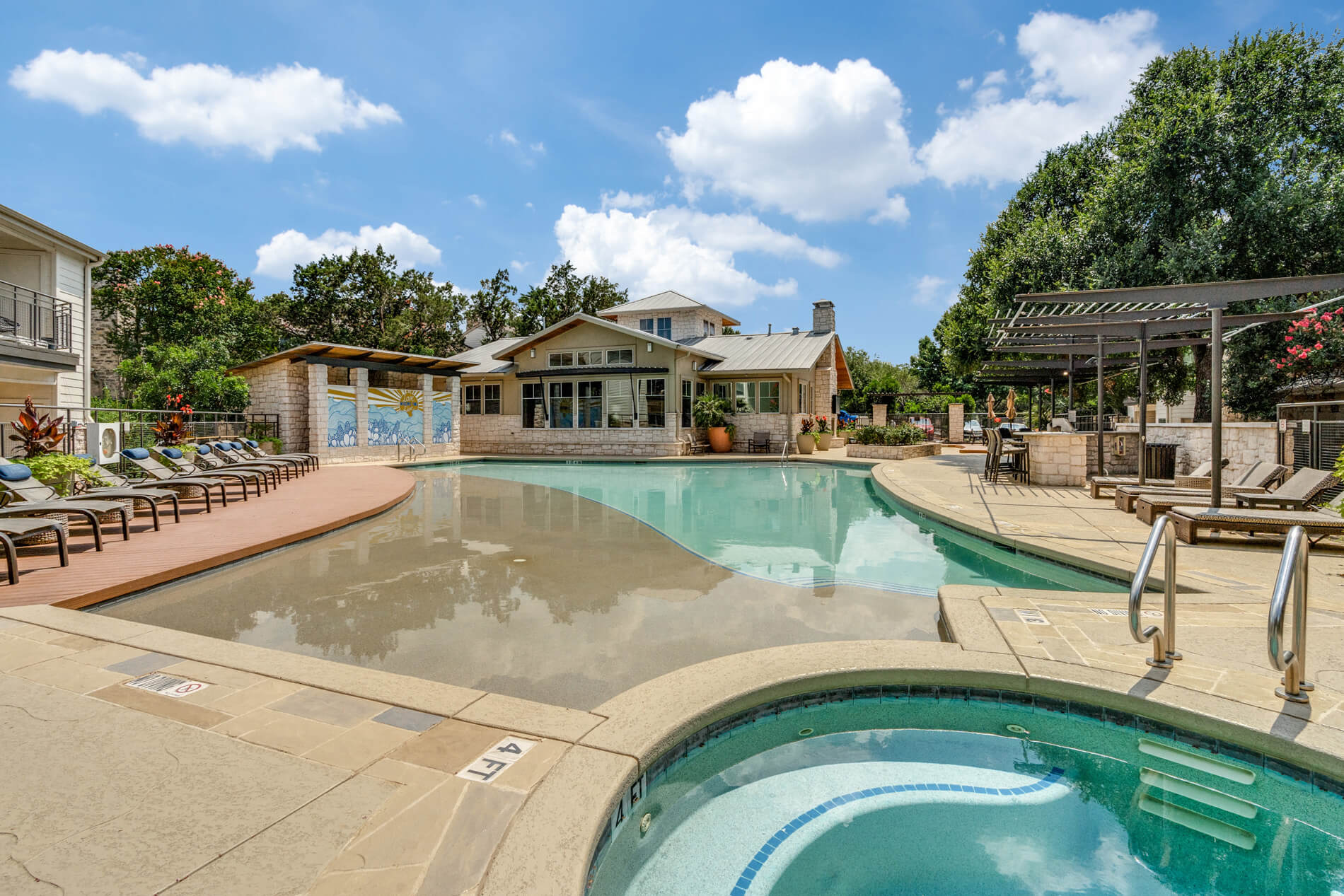 Barton Creek Landing pool