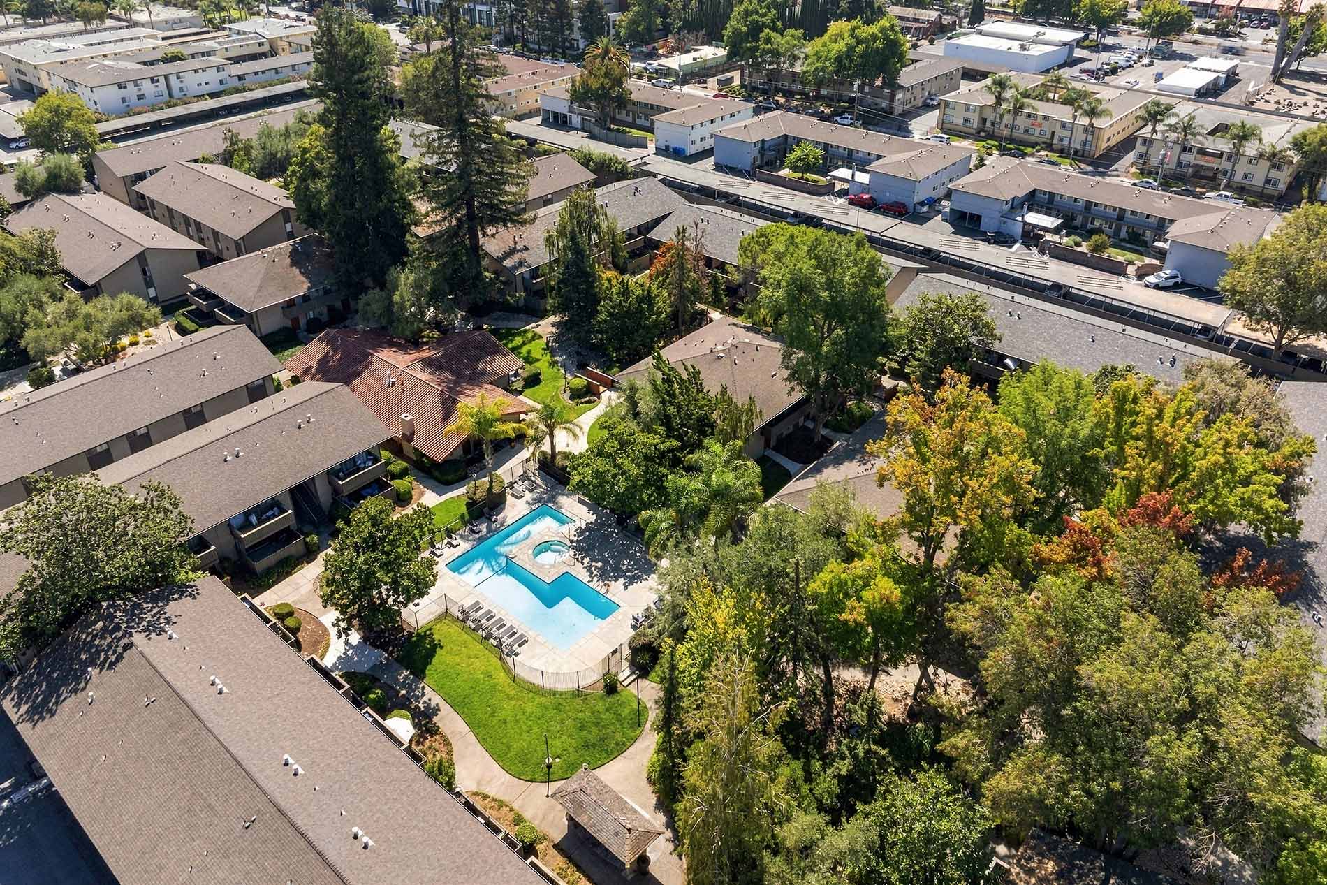 aerial building exterior and pool at Birch Creek apartments located in the Mountain View neighborhood of San Francisco