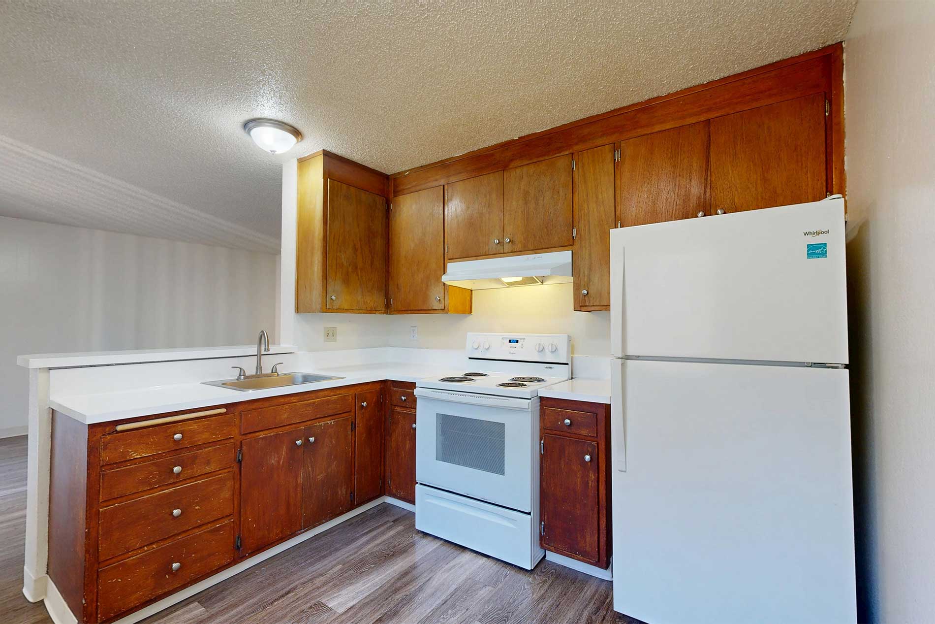 Cambridge court apartment kitchen