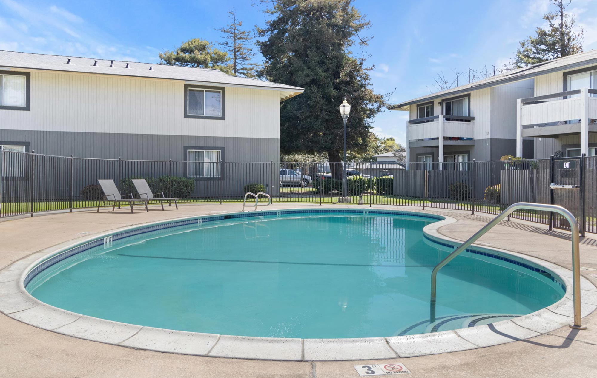 Cambridge Court pool