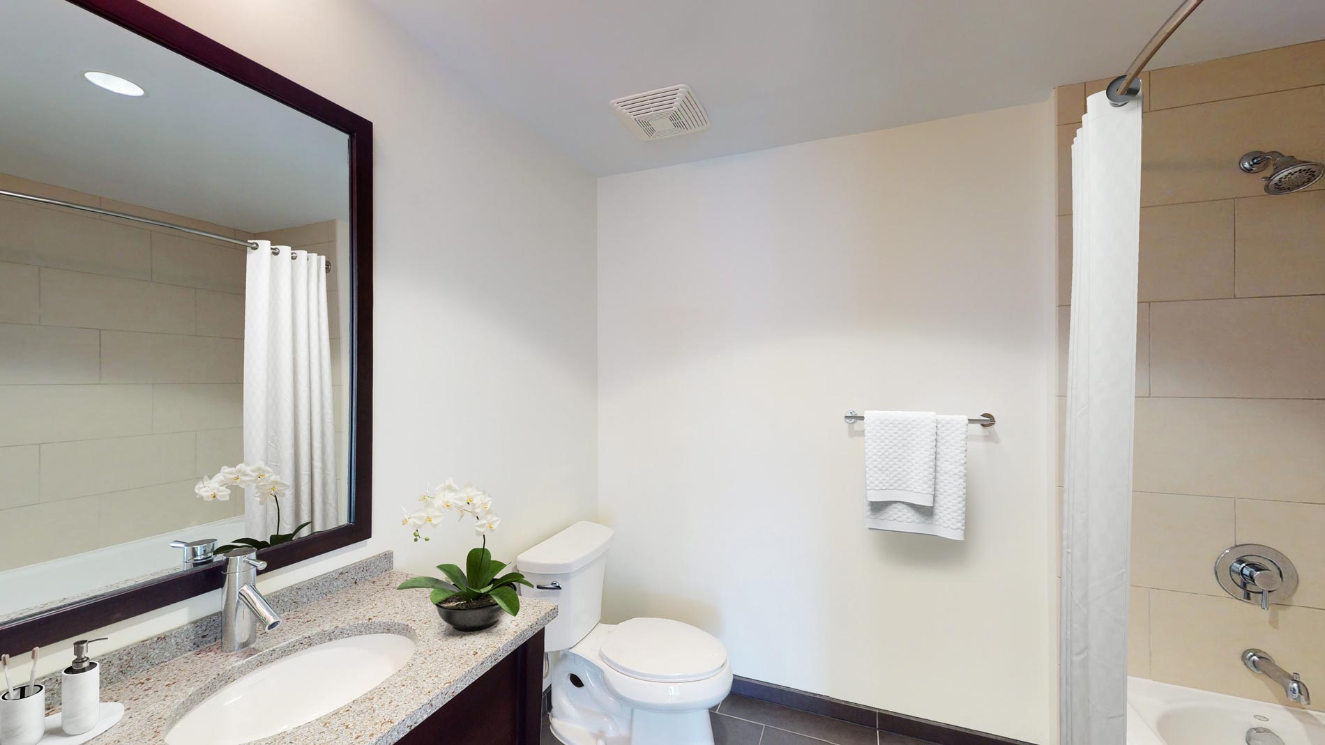 Capitol View on 14th staged bathroom