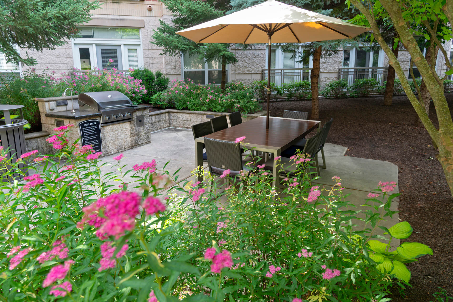 Charles River Landing courtyard grilling area