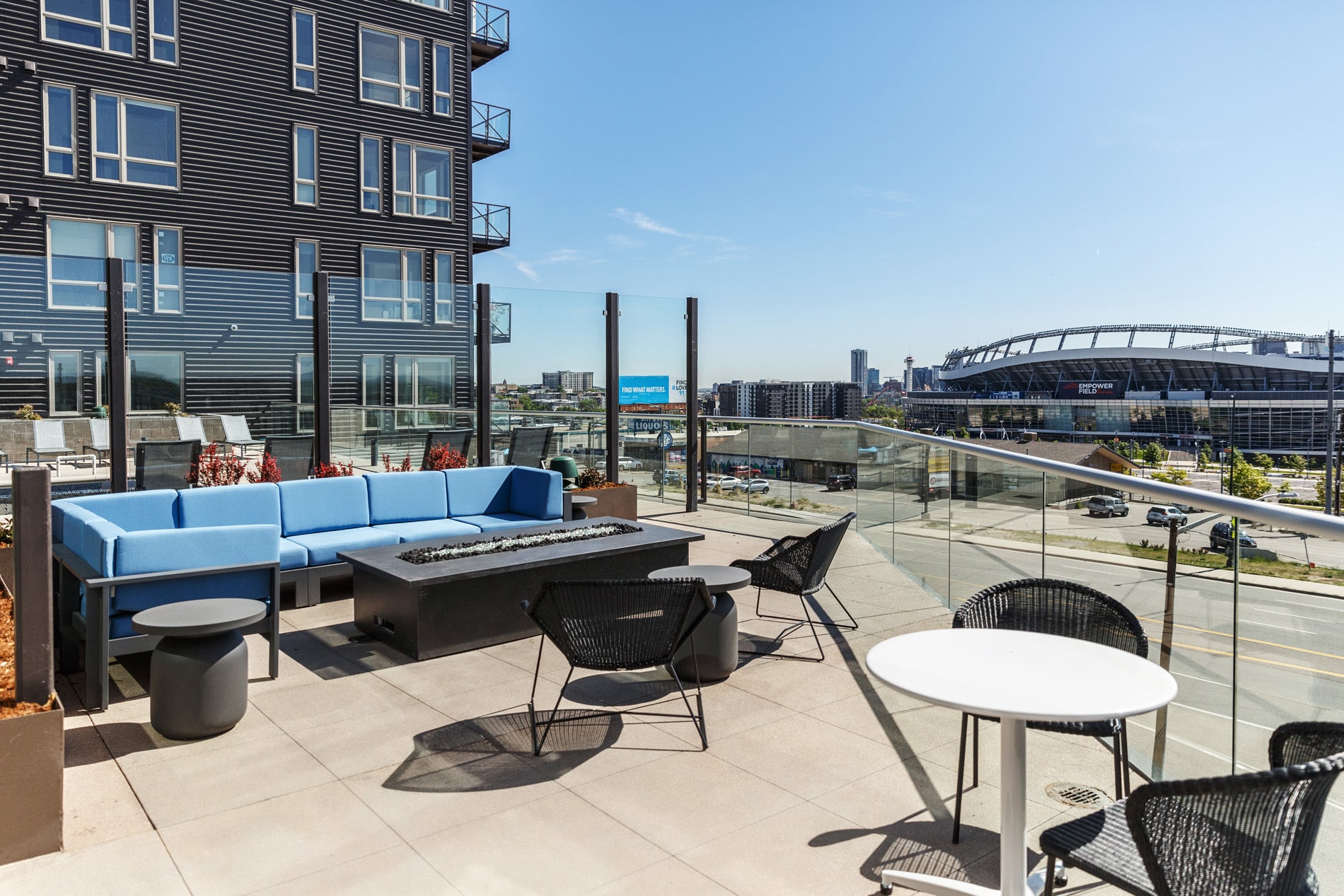 Cirrus Apartments Patio