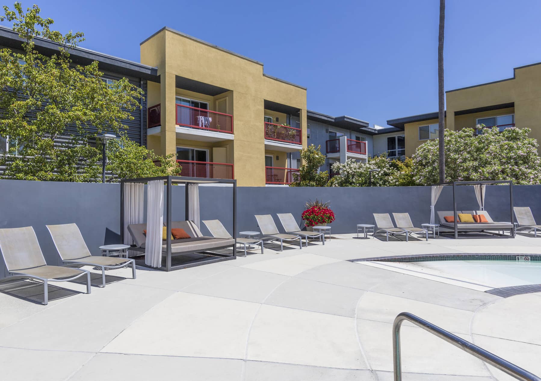 CitySouth Apartments Sundeck