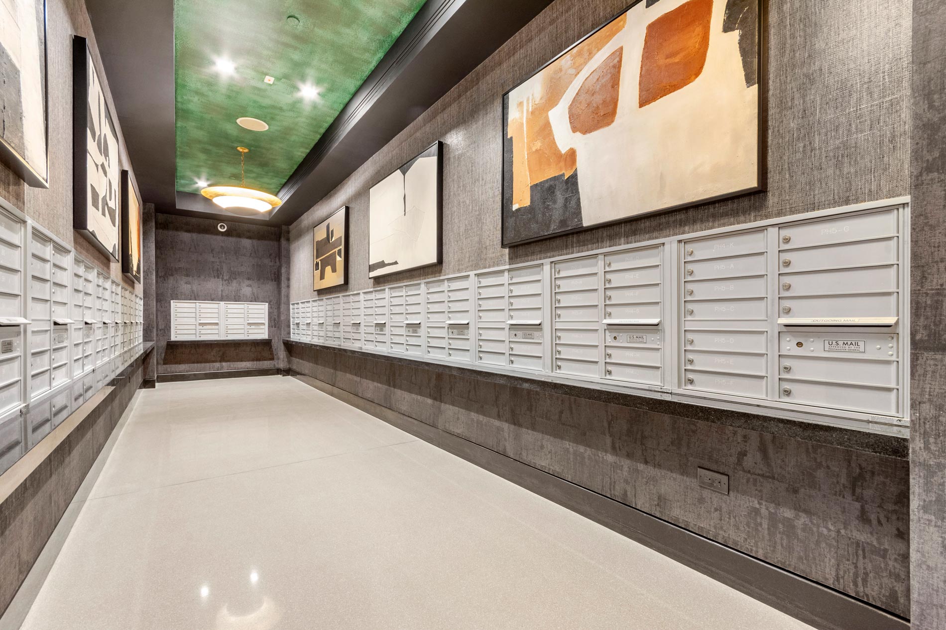 Columbus Square 808 mail room