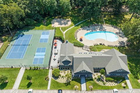 Commons at Windsor Gardens drone building exterior