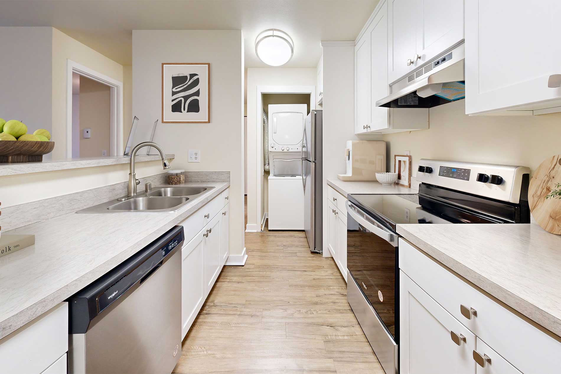 Crown Pointe apartment kitchen