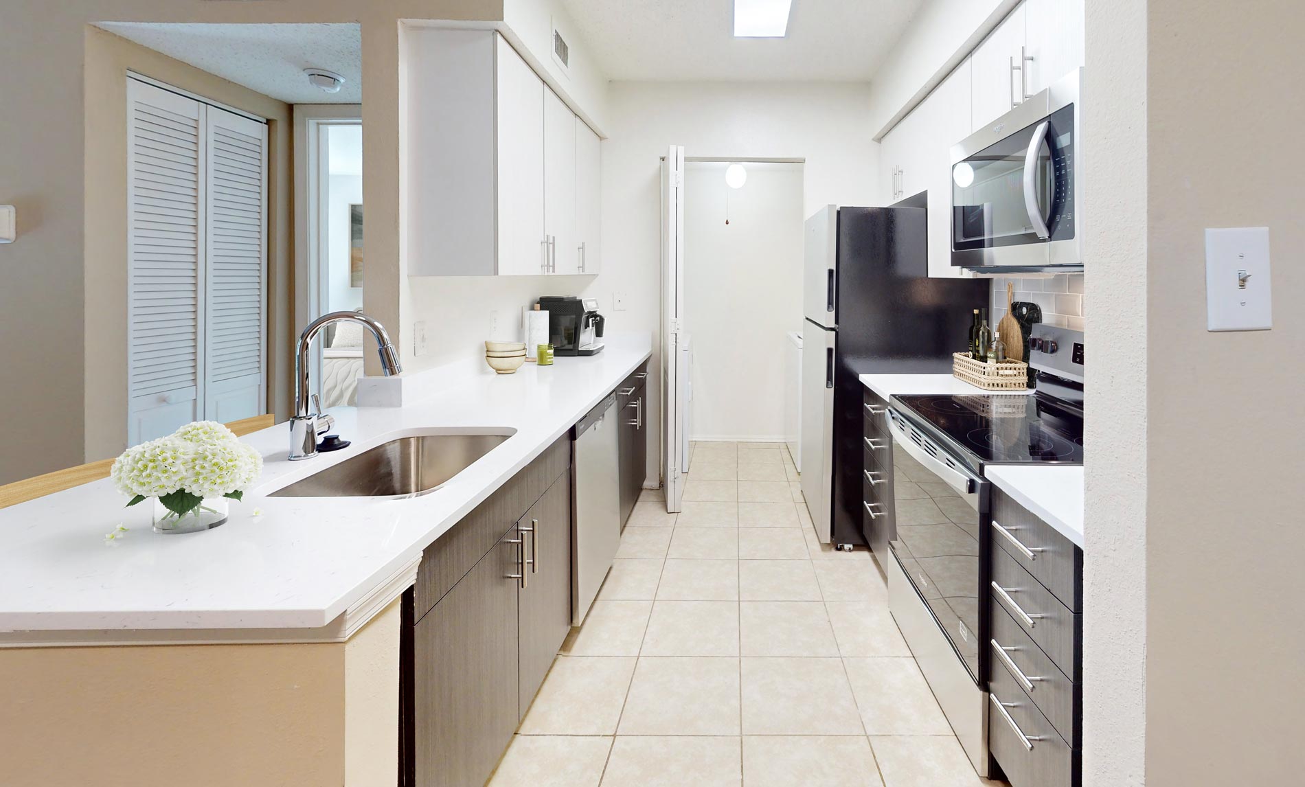 Dominion Middle Ridge staged kitchen