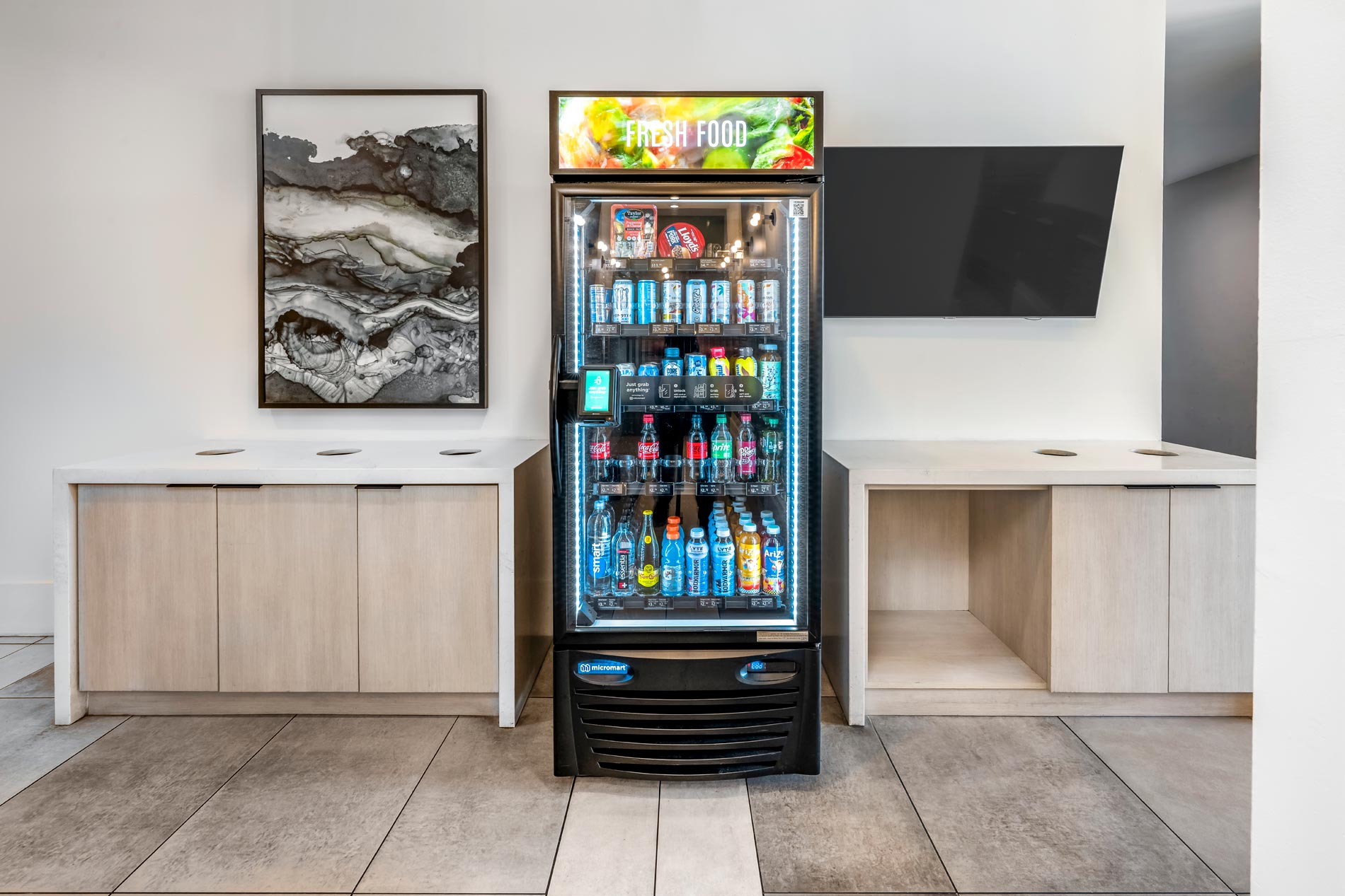 Essex Luxe mini market