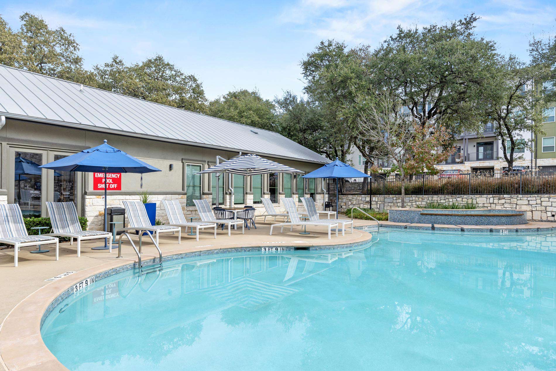 Estancia Villas pool