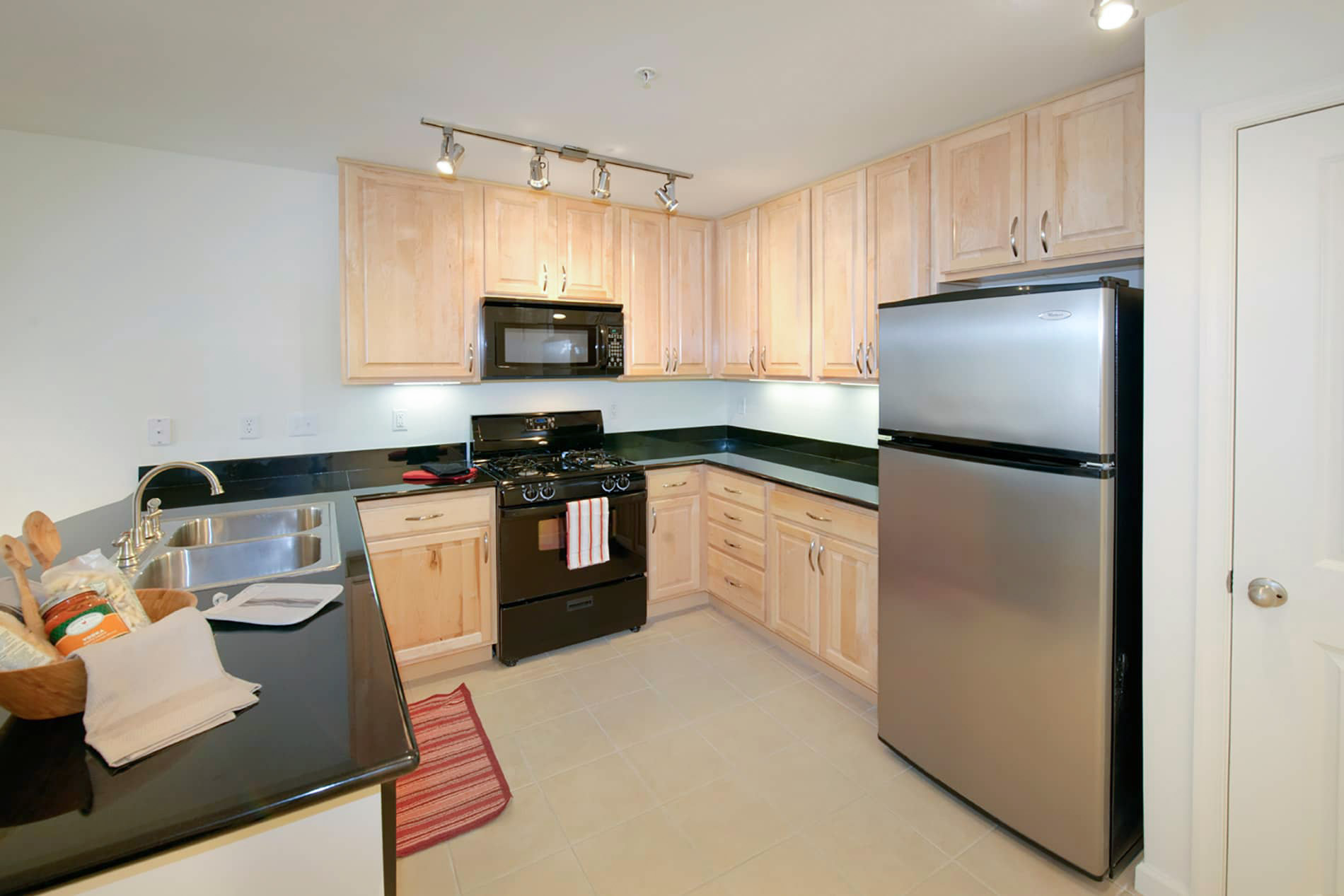 Gayton Pointe Townhomes Kitchen