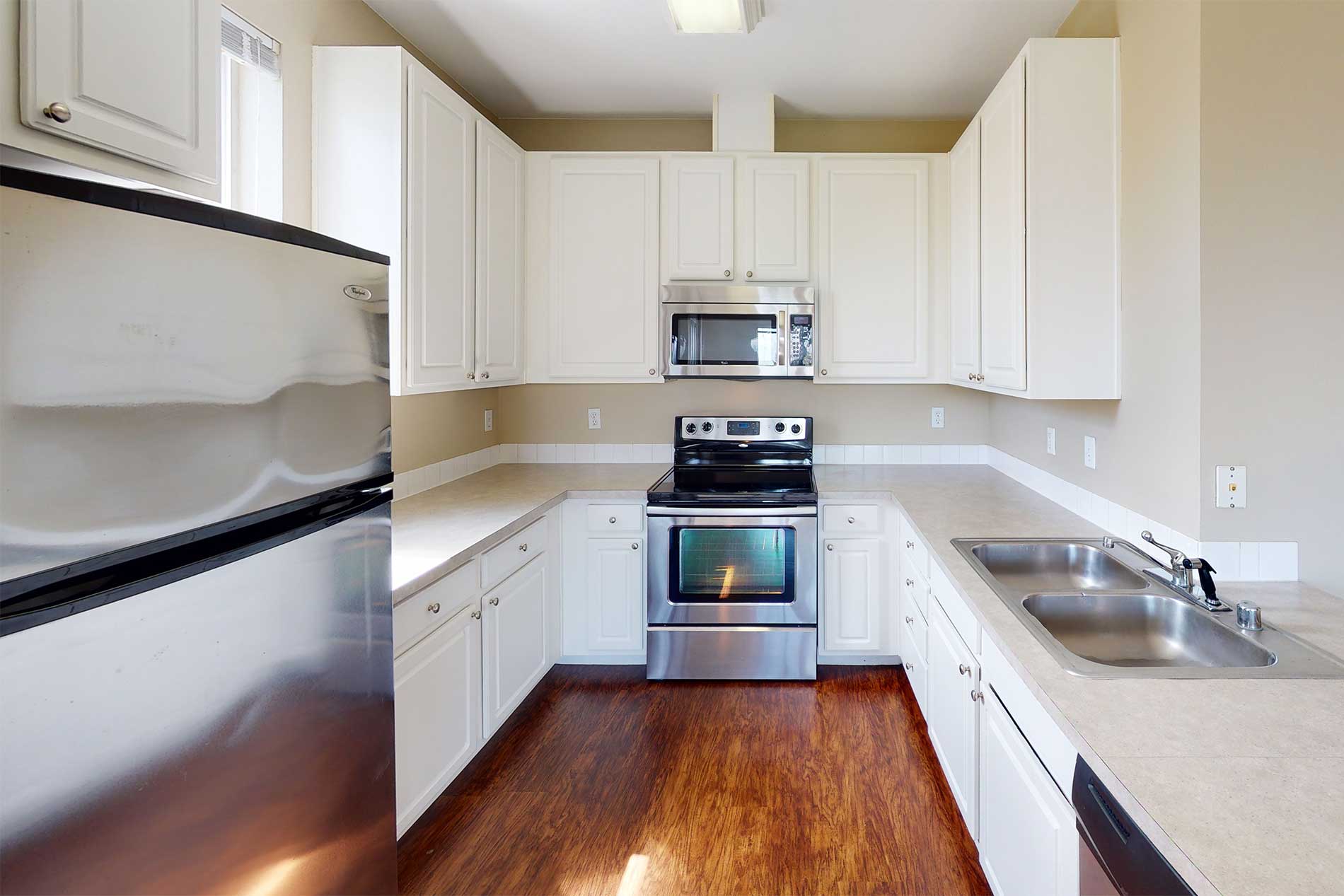 Hearthstone apartment kitchen