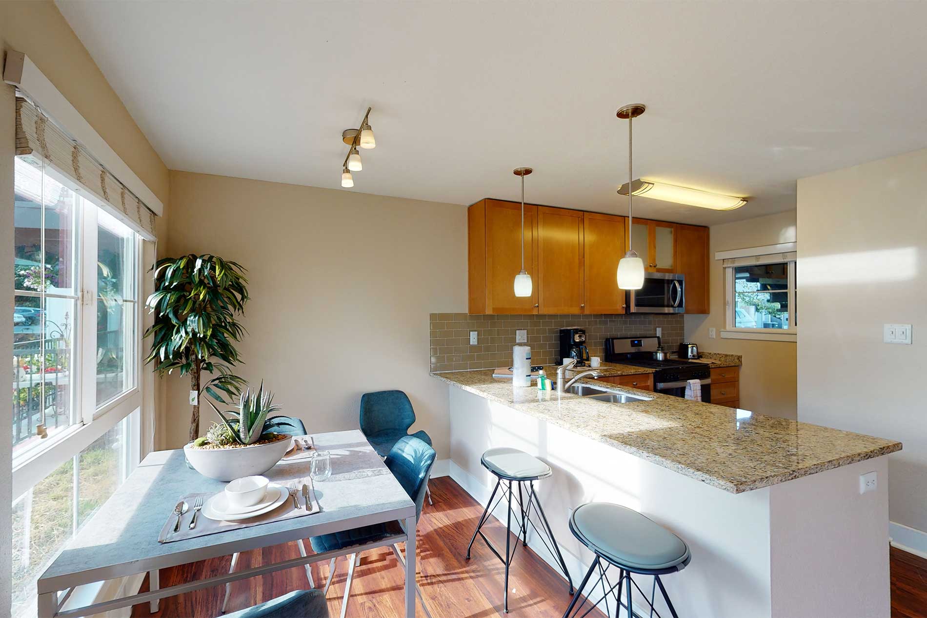 Highlands of Marin apartment dining room