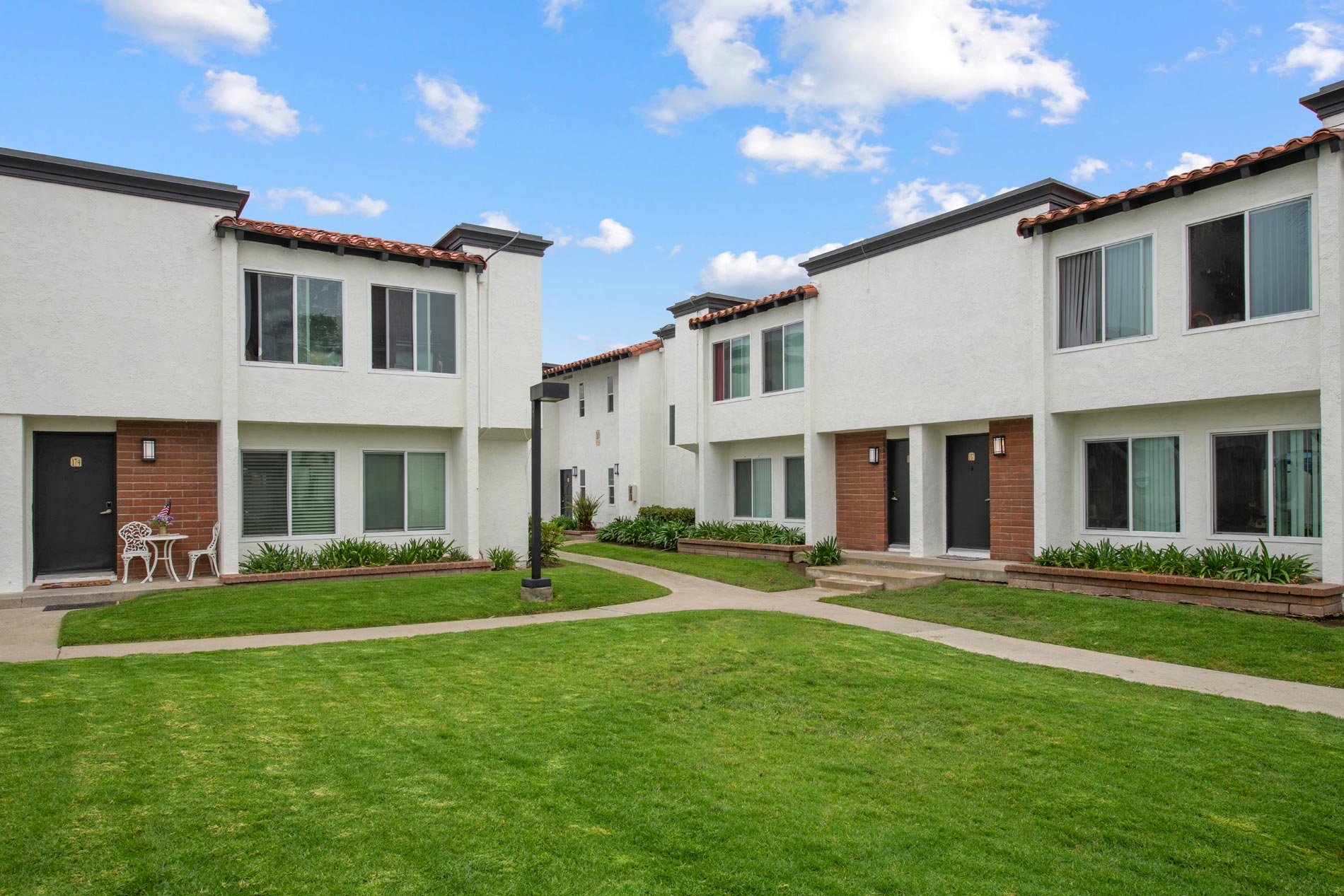 Huntington Vista building exterior
