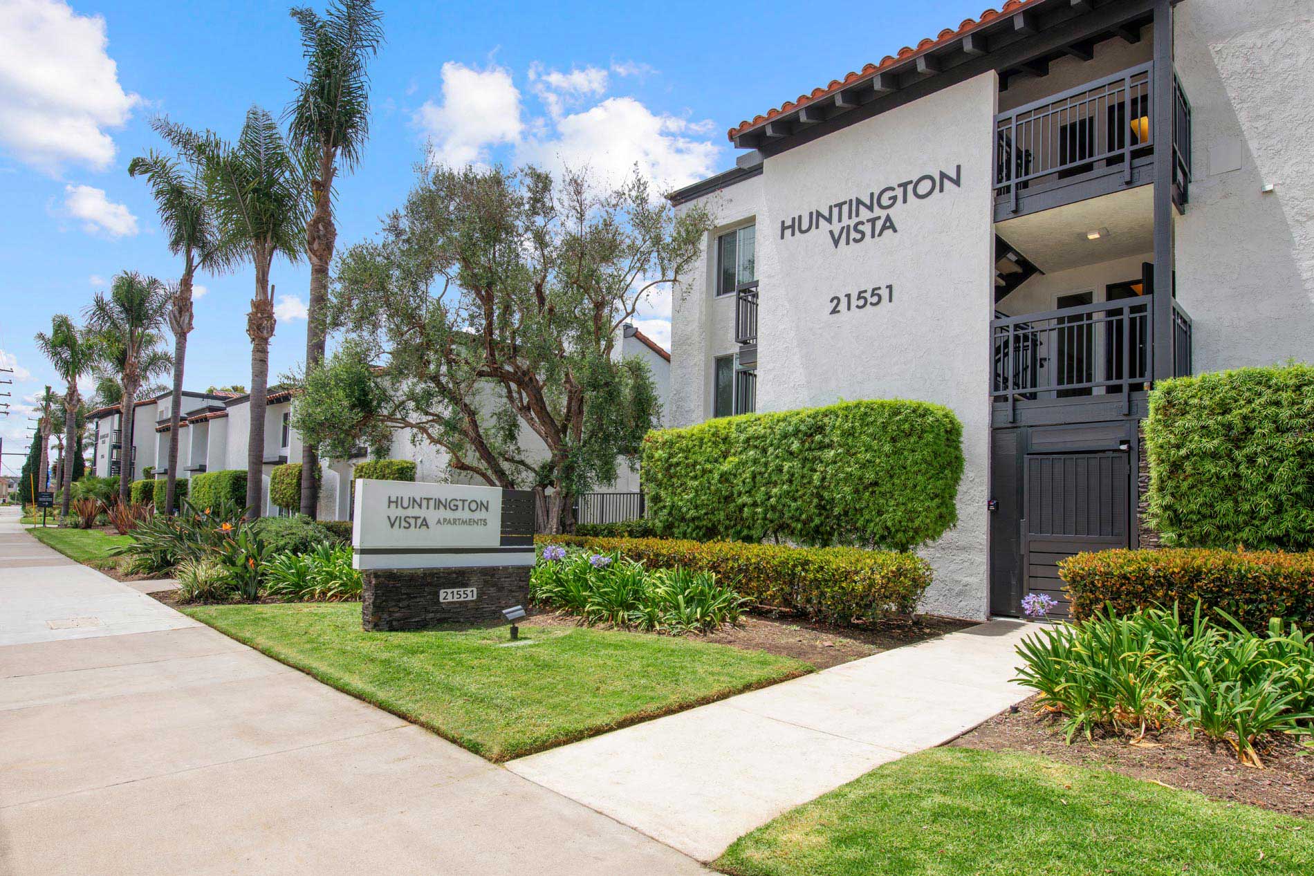 Huntington Vista building exterior