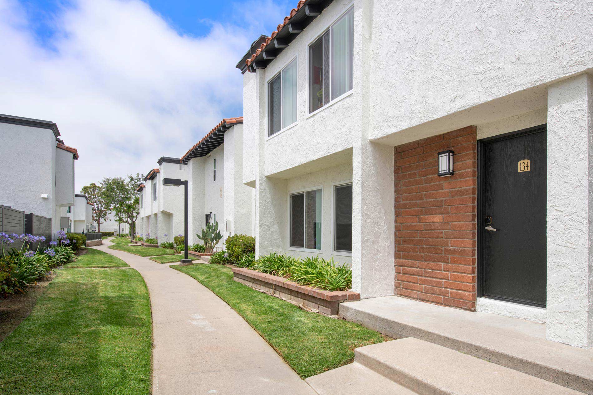 Huntington Vista building exterior