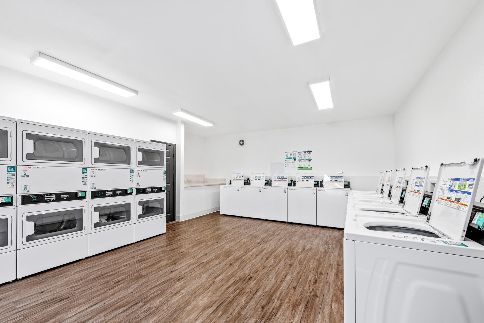 Huntington Vista laundry room