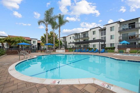Huntington Vista pool
