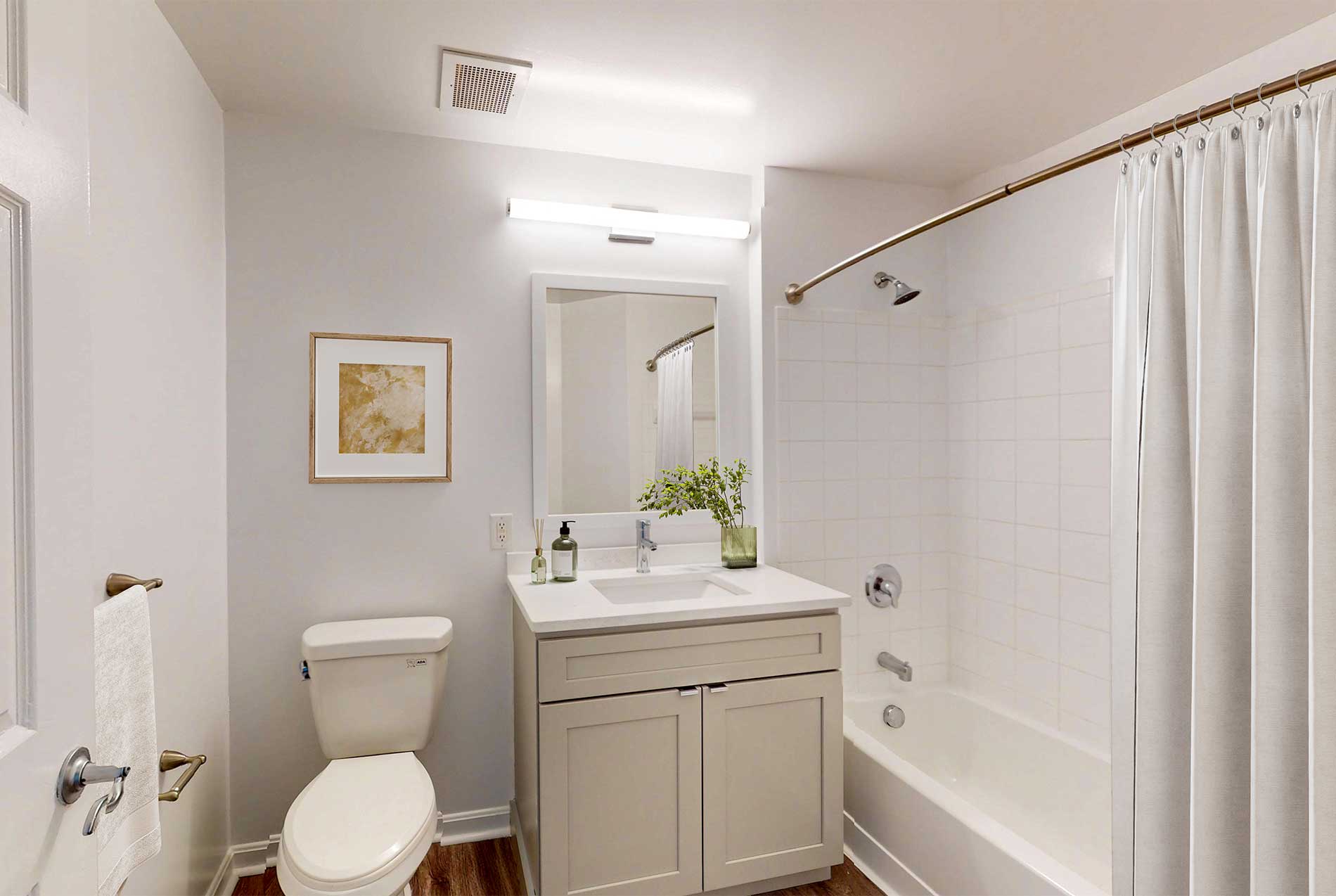 Inwood West apartment bathroom