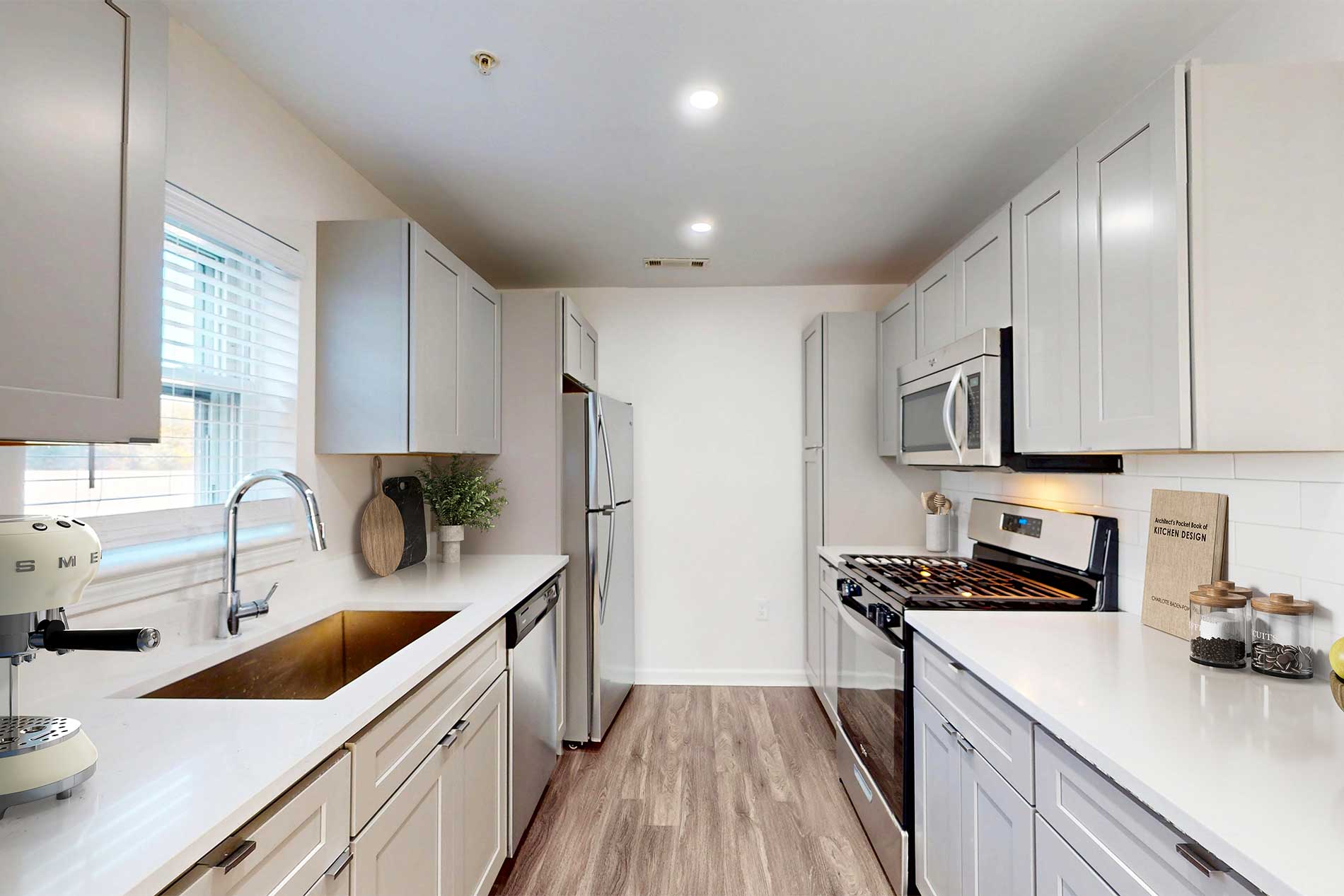 Inwood West apartment kitchen