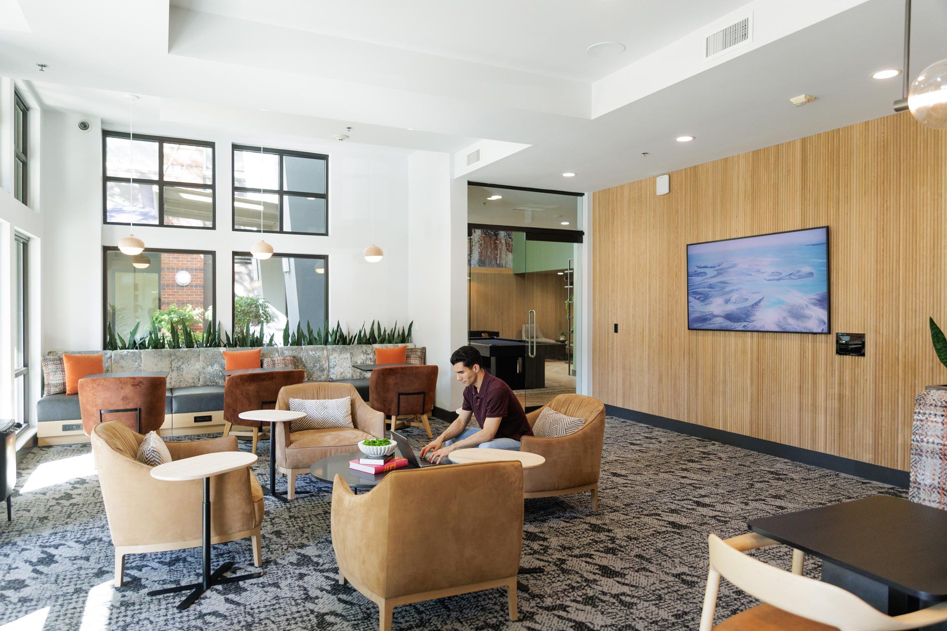 Island Square man works in clubhouse