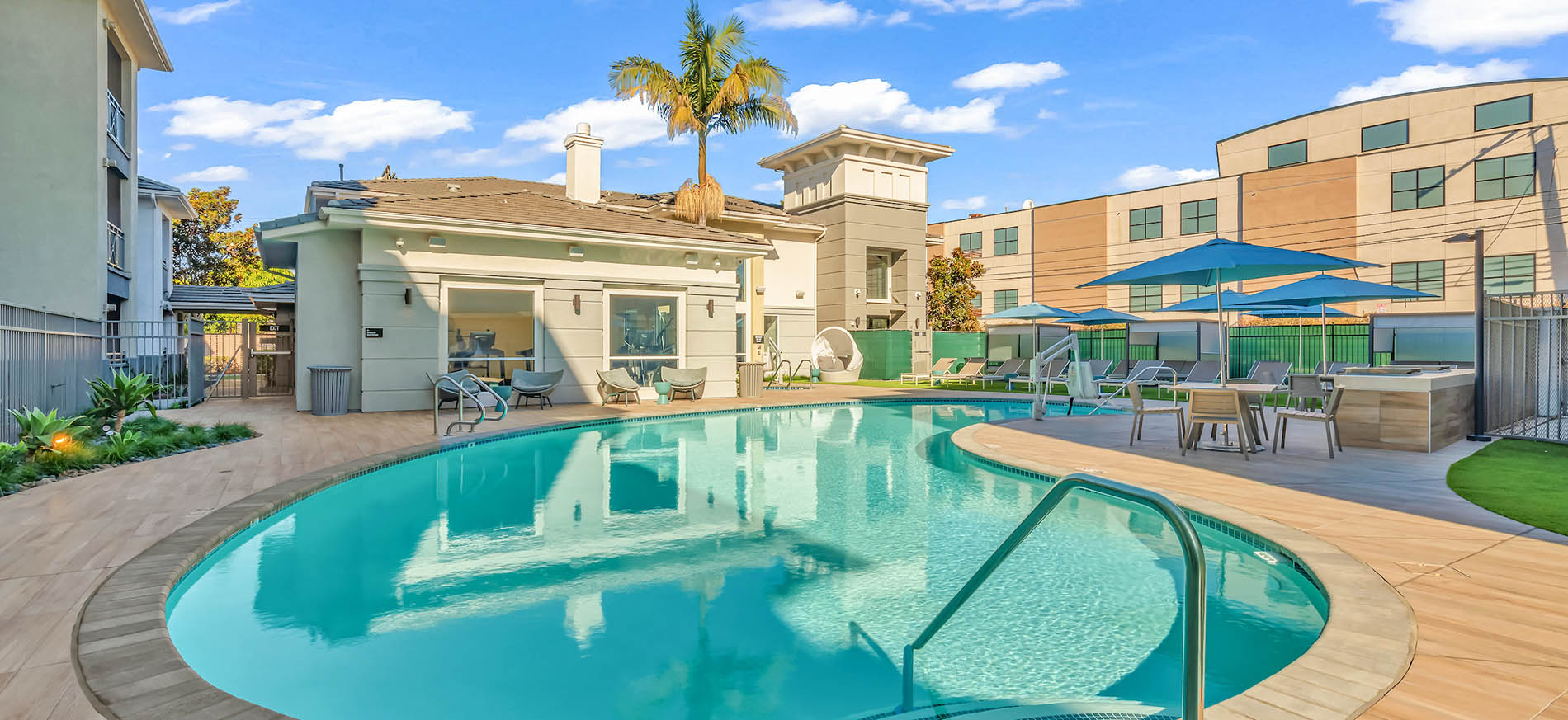 Jefferson at Marina del Rey pool