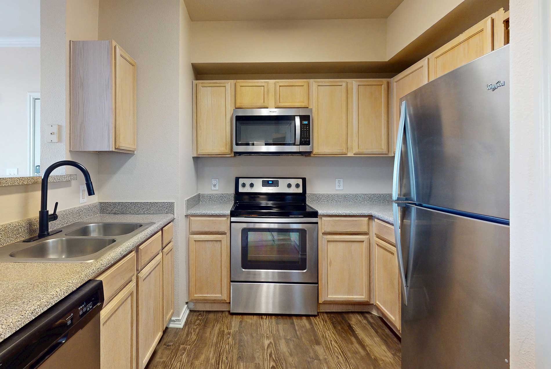 Lakeline Villas apartment kitchen