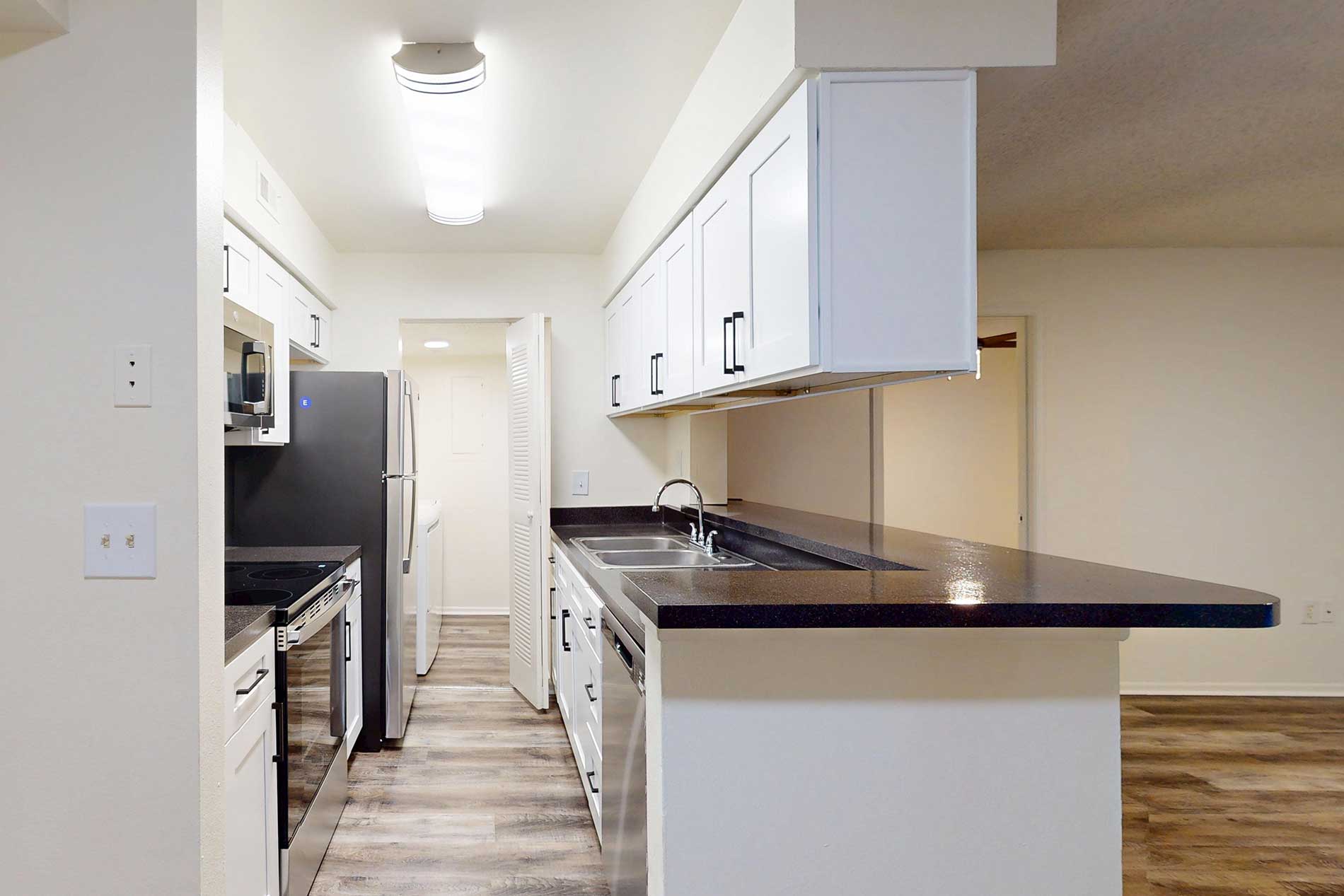 Lakewood Place apartment kitchen