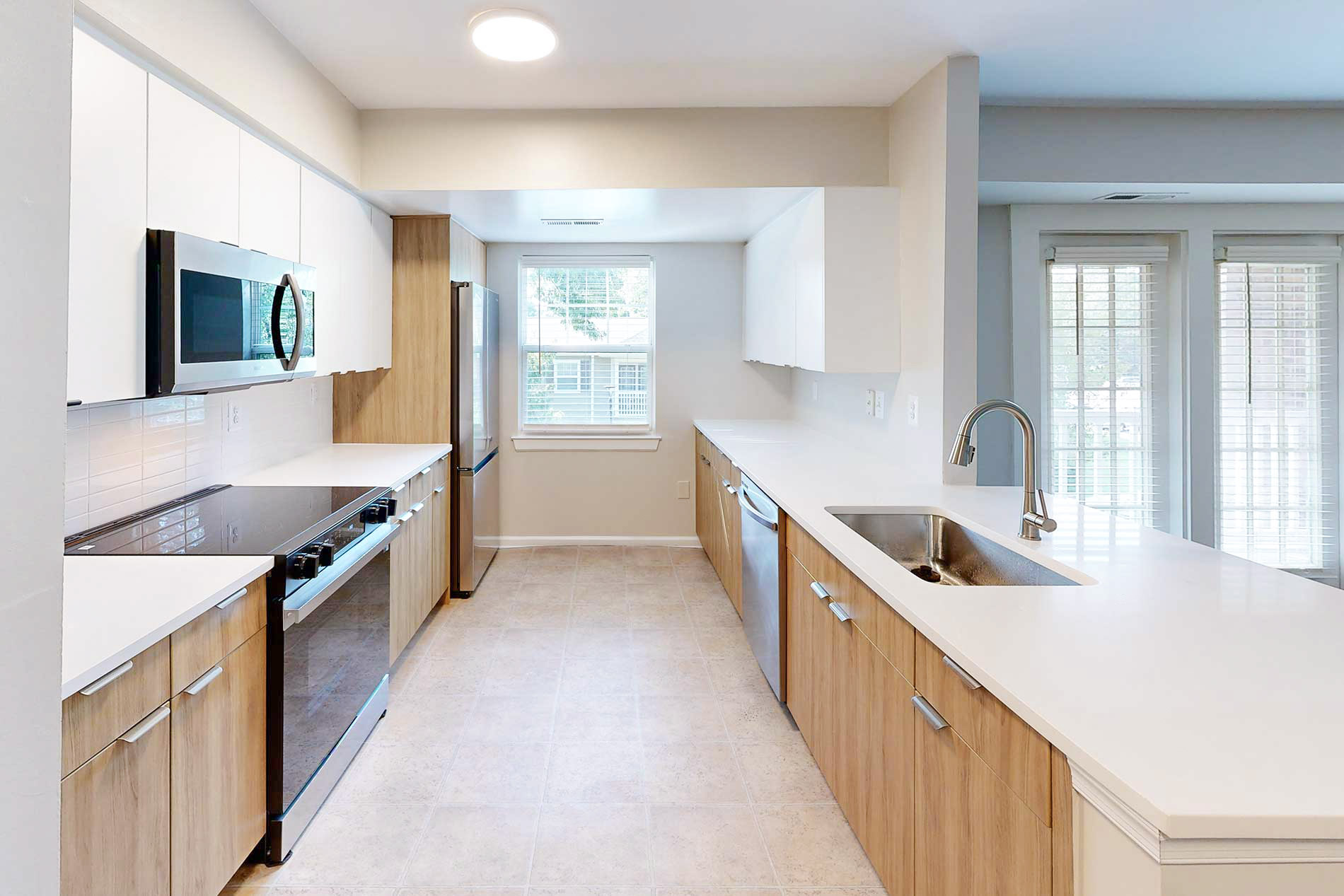 Legacy at Mayland beautifully updated apartment kitchen