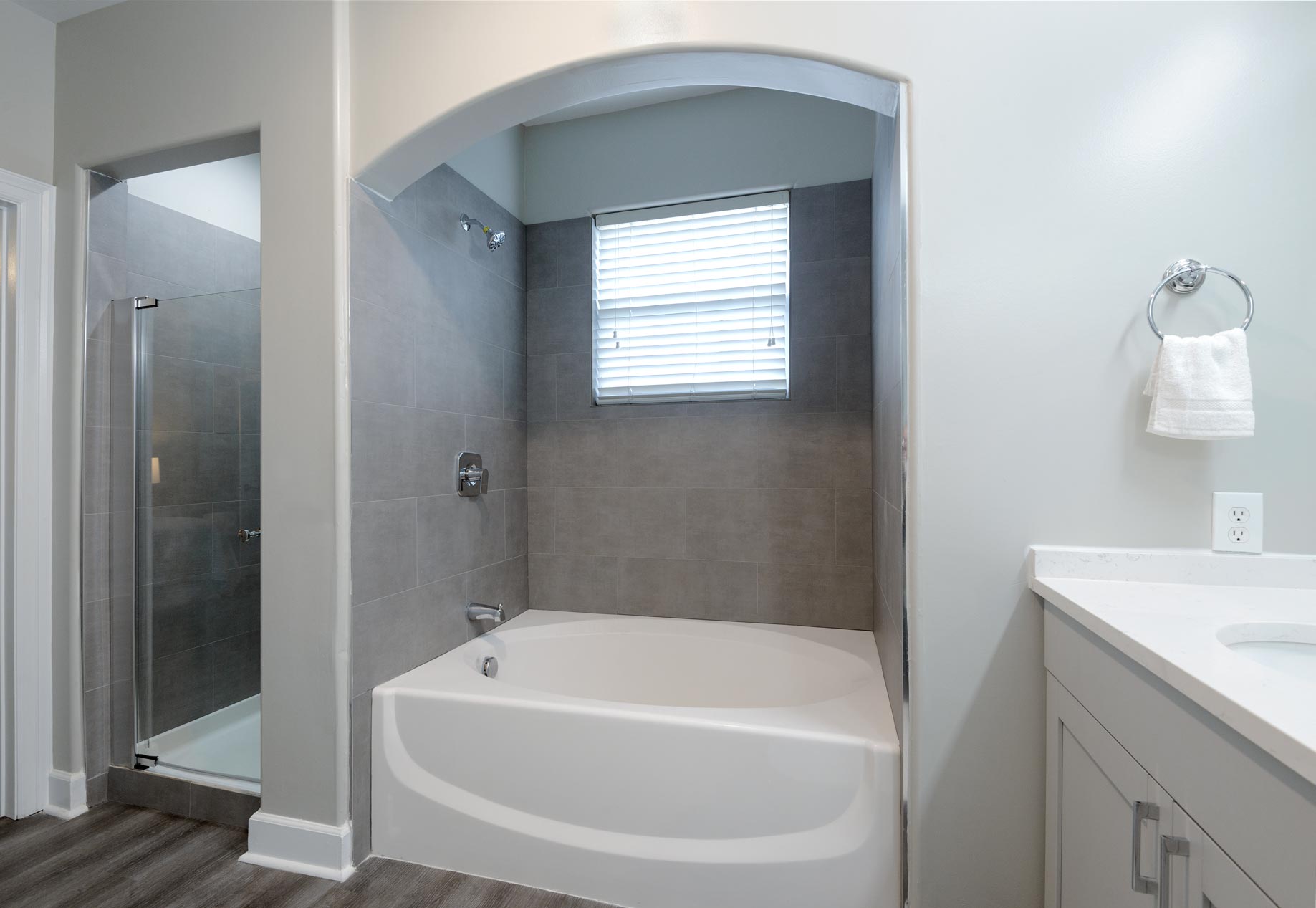 Lenox Farms staged bathroom