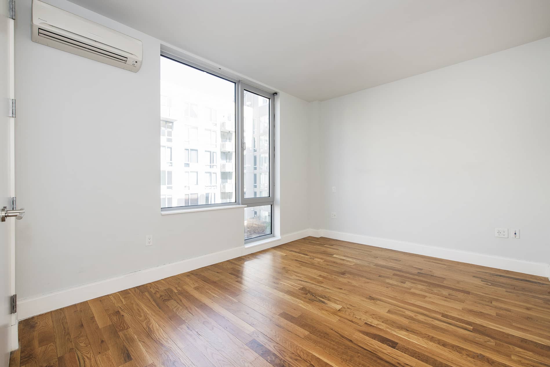 Leonard Pointe Apartments Bedroom