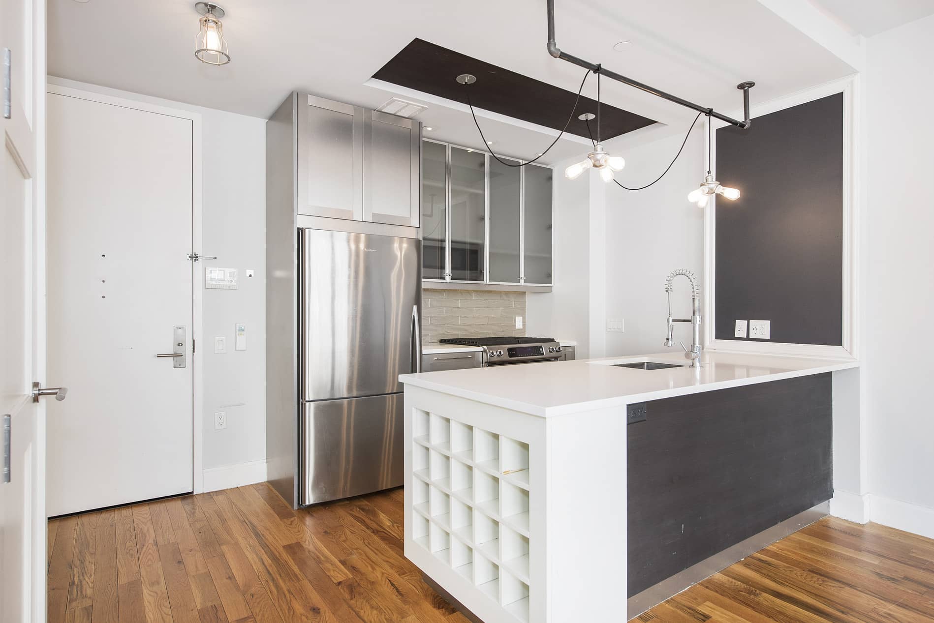 Leonard Pointe Apartments Kitchen