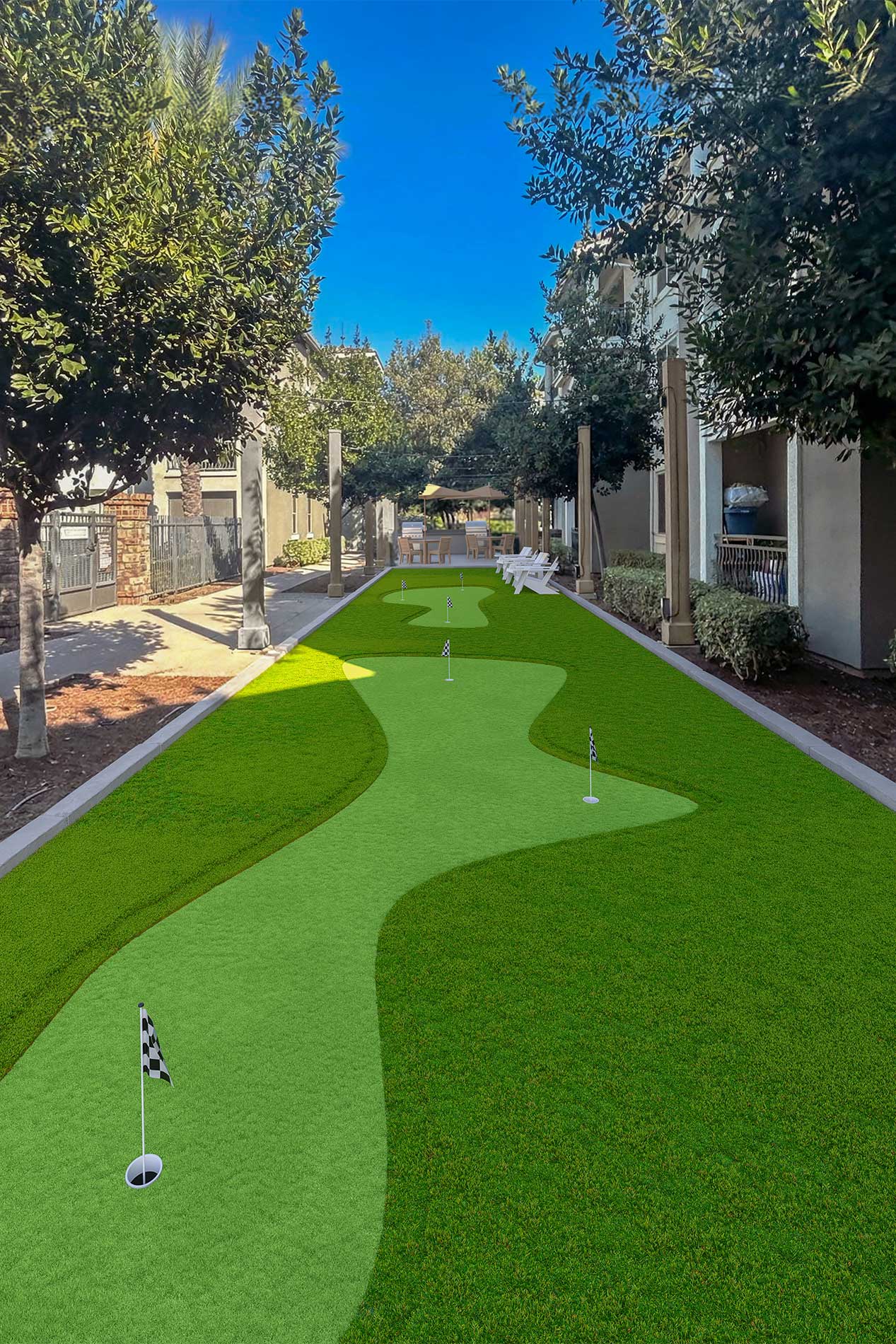 Los Alisos courtyard putting green