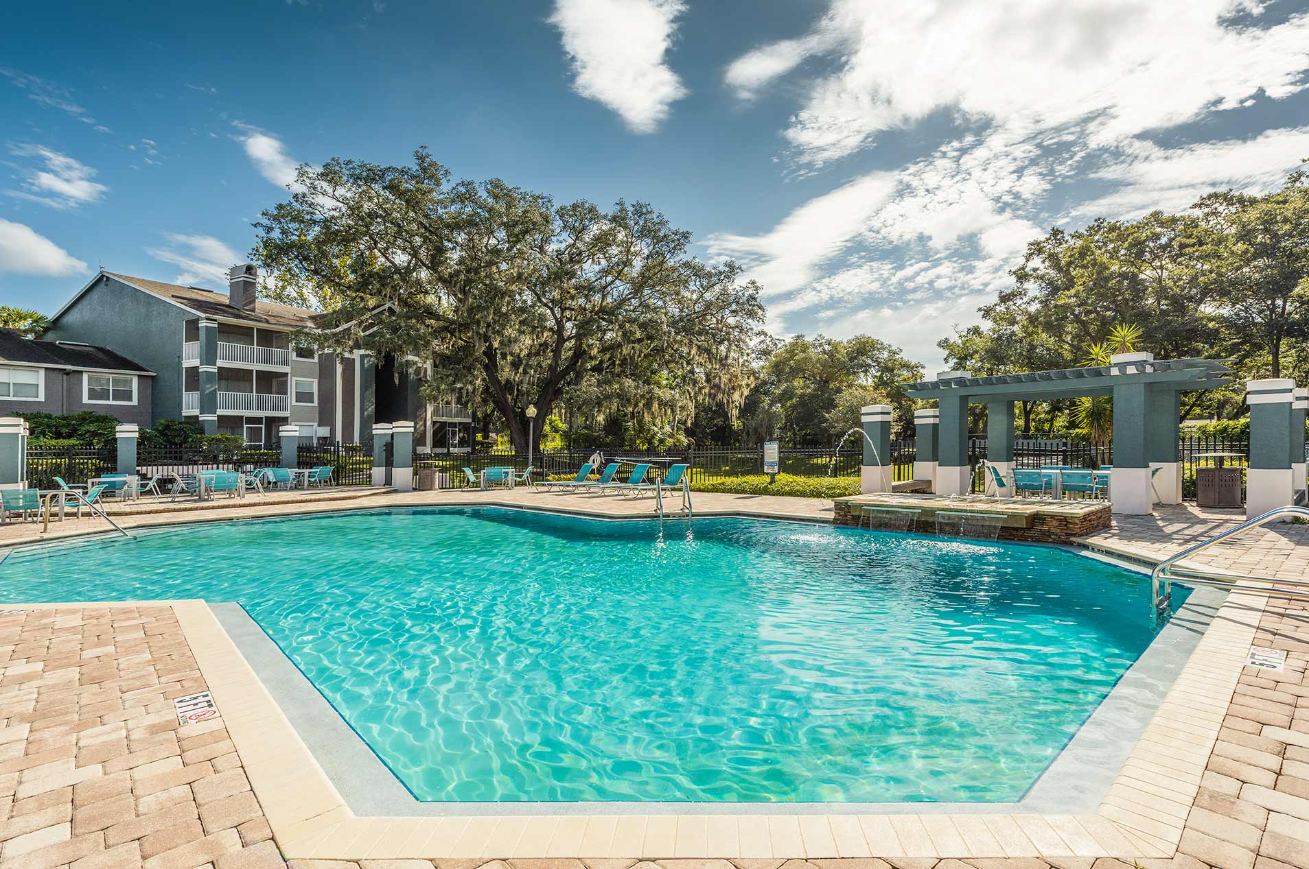 Los Altos at Altamonte Springs apartments pool