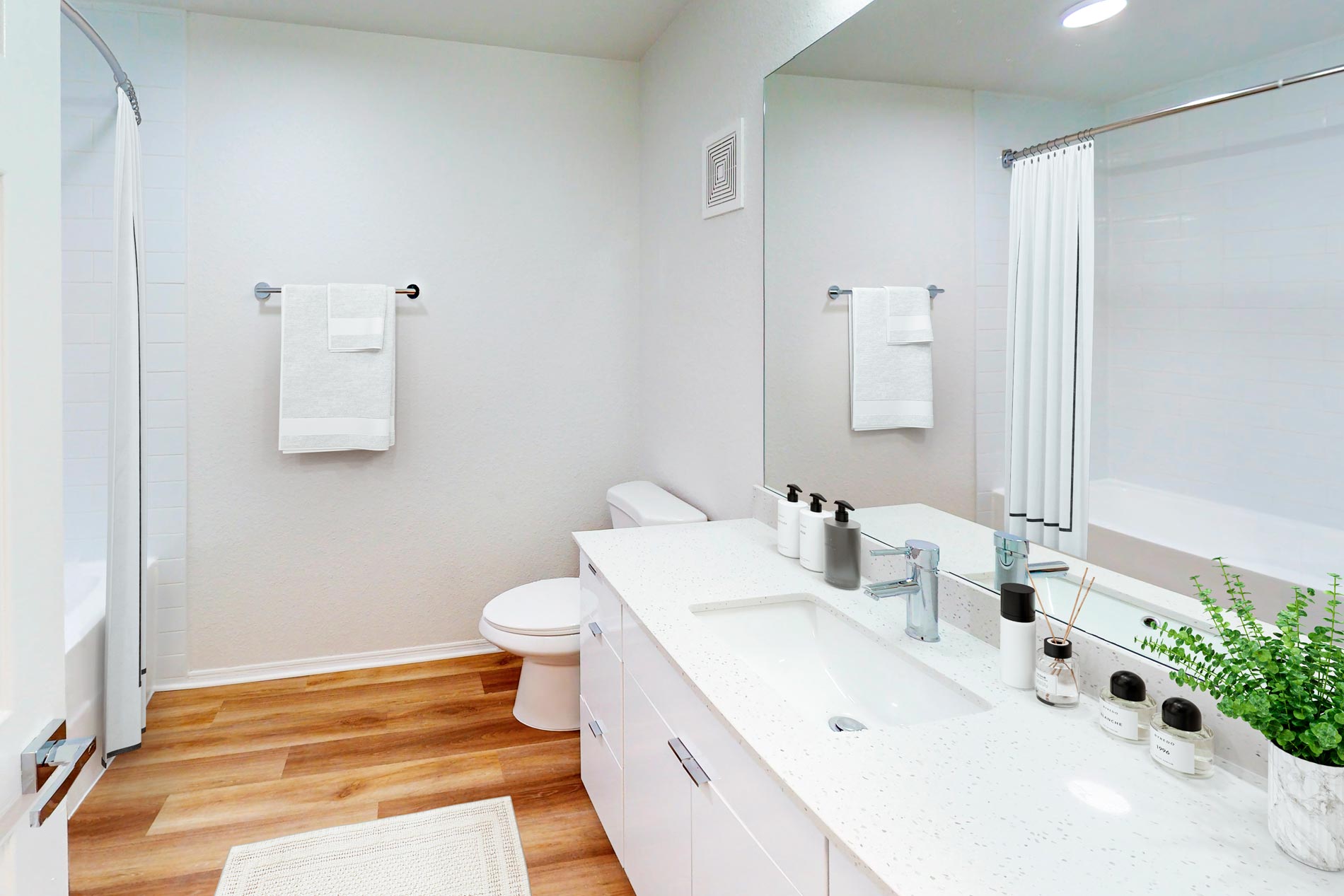MacAlpine place staged bathroom