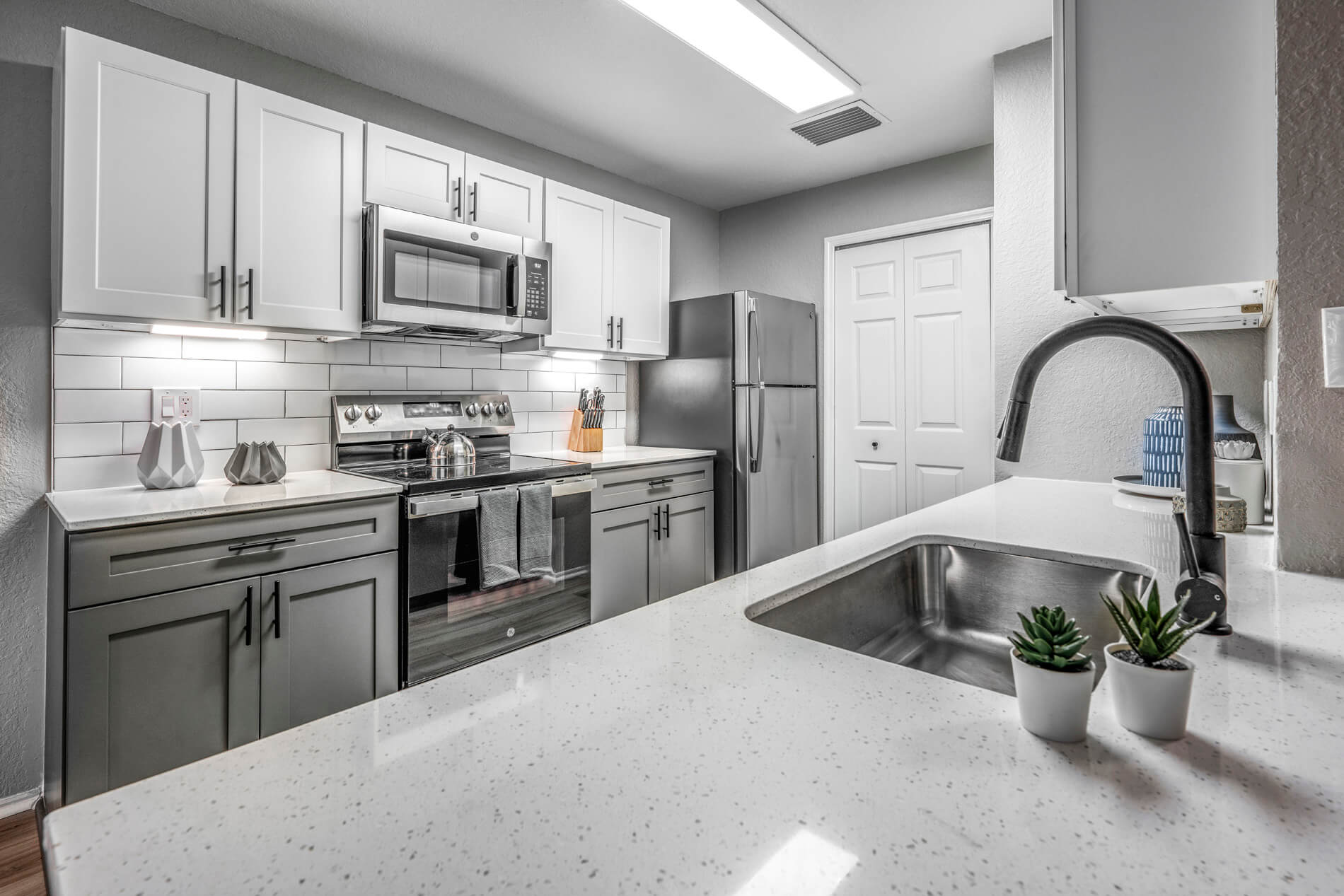 MacAlpine Place staged kitchen