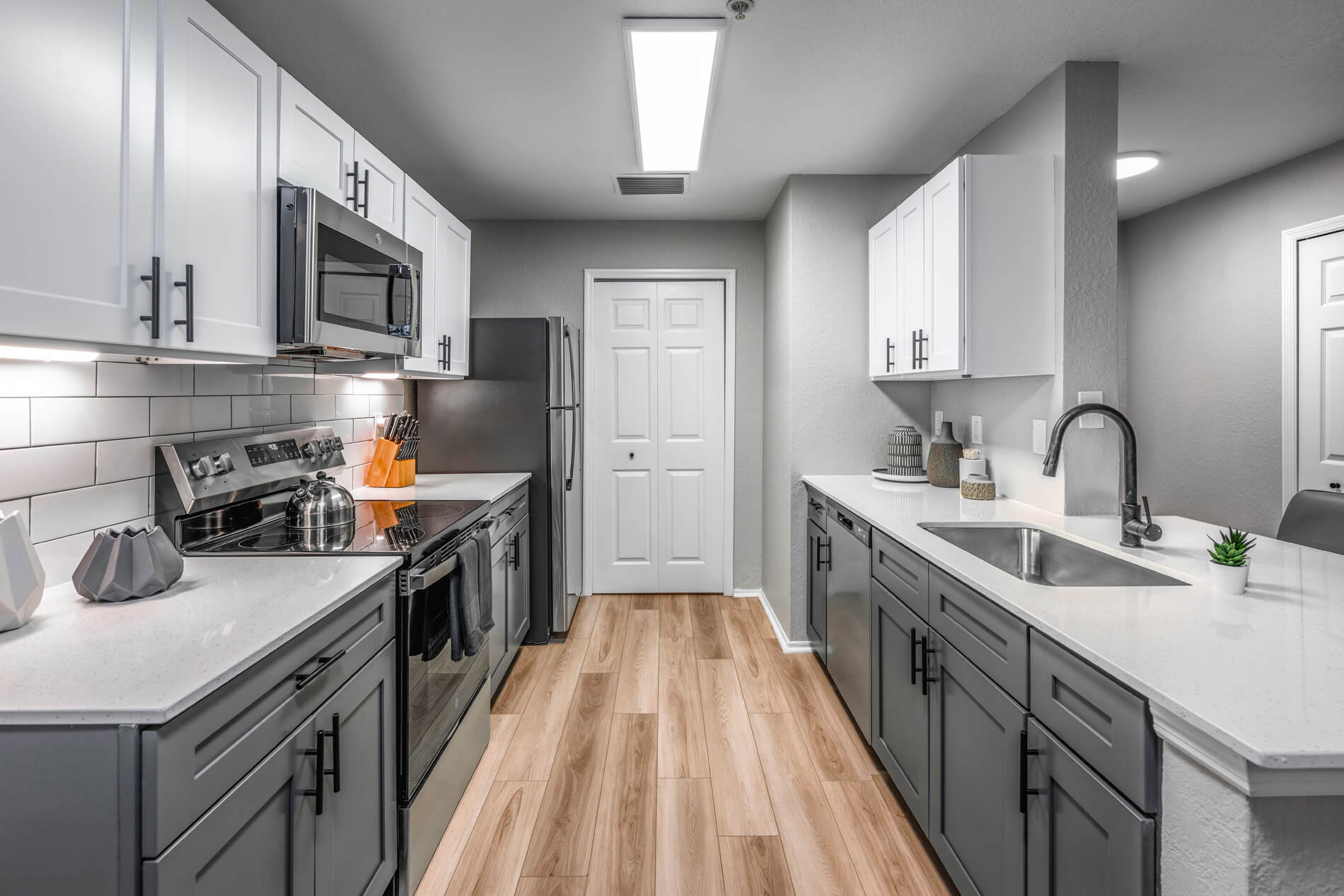 MacAlpine Place staged kitchen