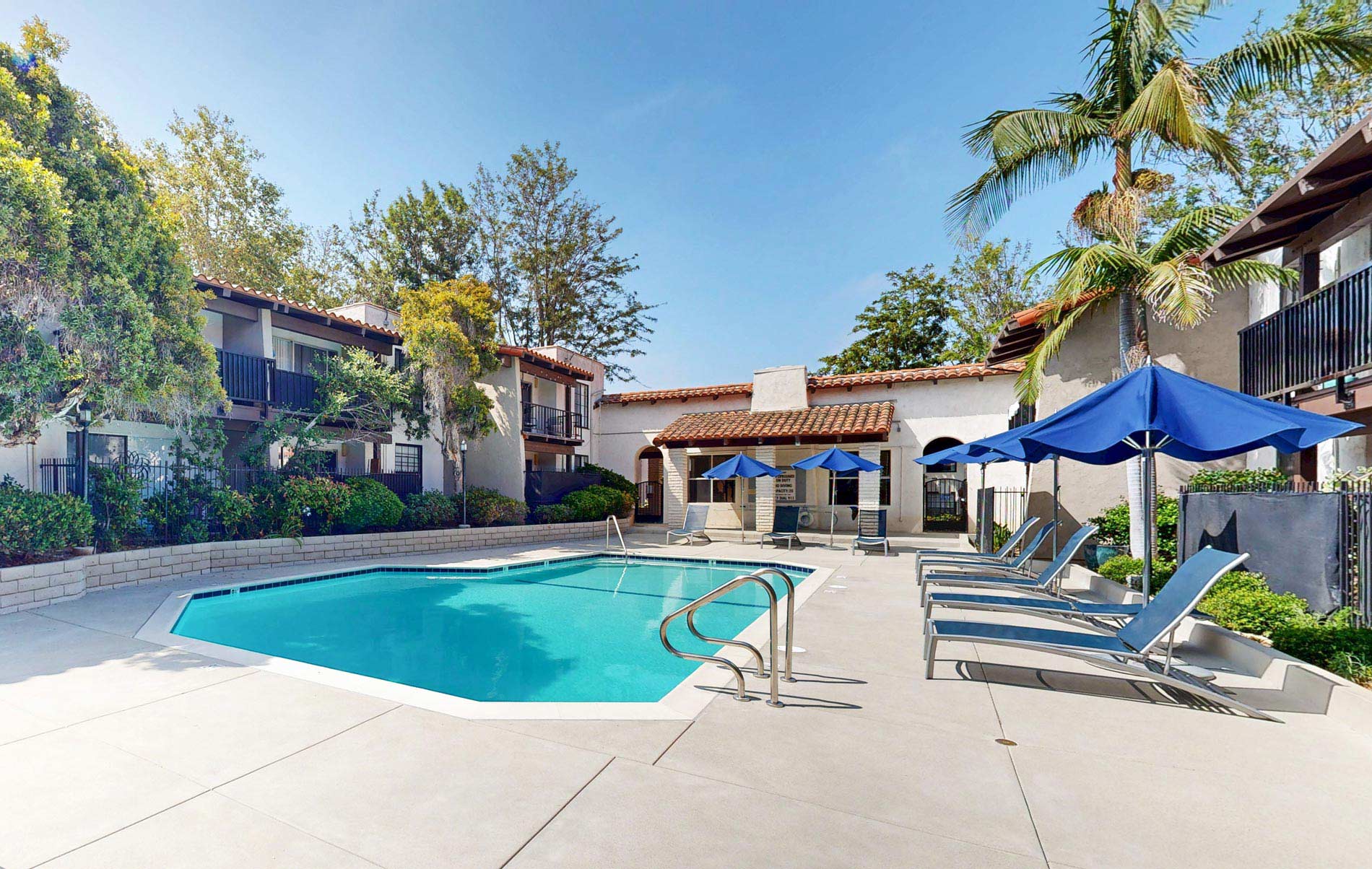 Missions at Back Bay pool