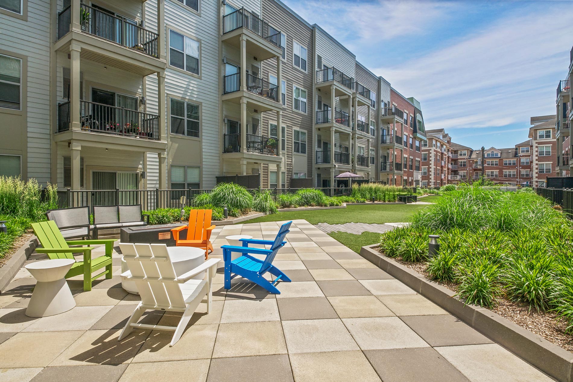 One William Apartments Courtyard