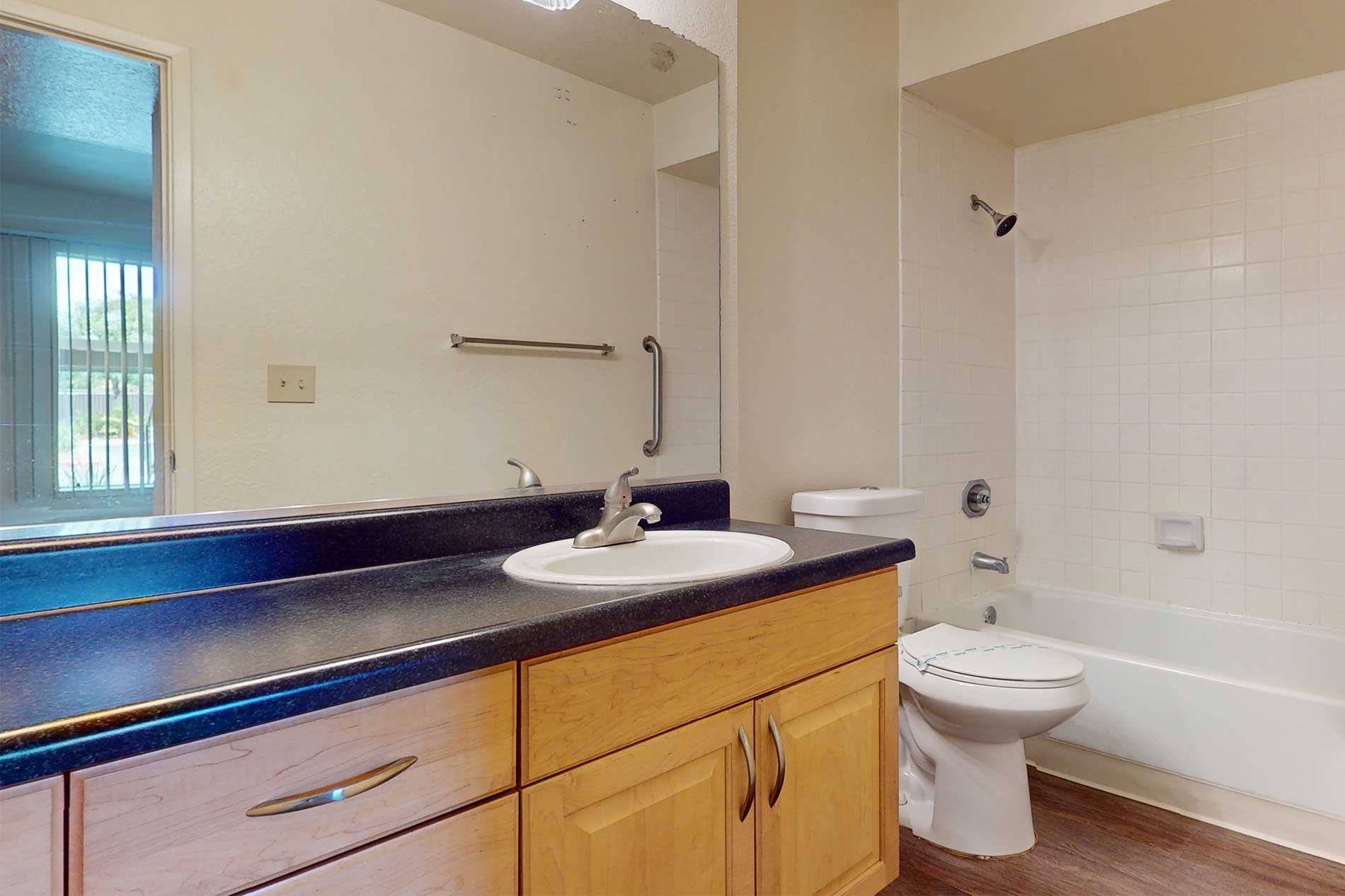 Pointe at Harden Ranch apartment bathroom