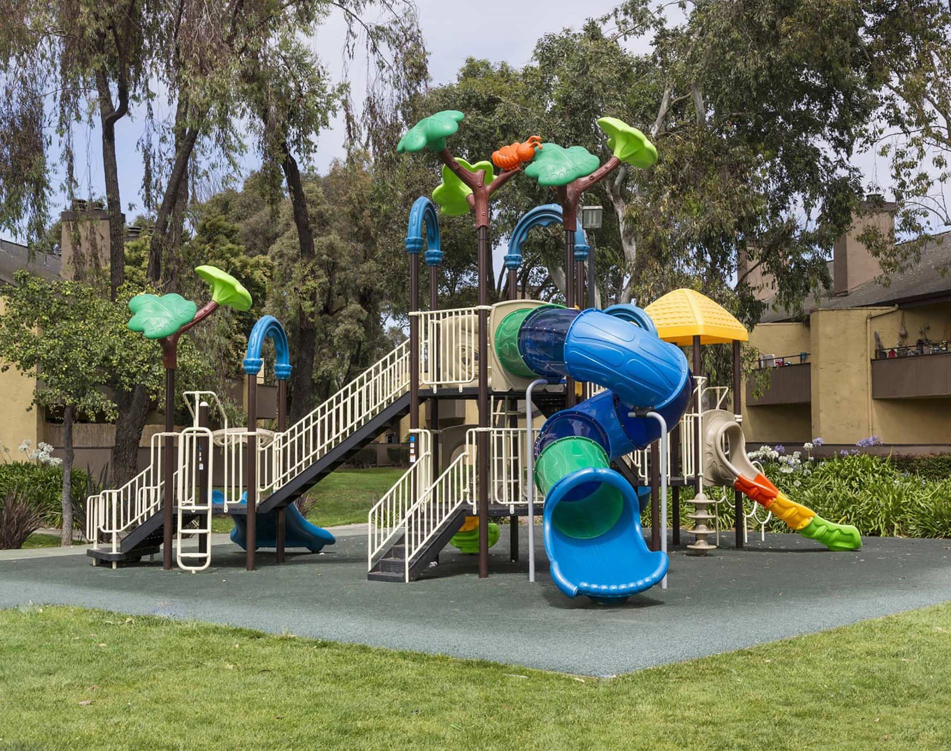 Pointe at Harden Ranch playground