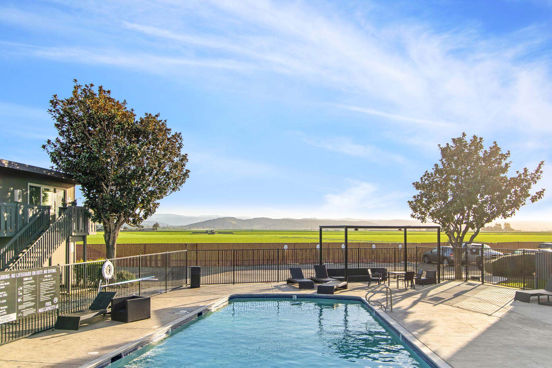 Pointe at Westlake pool