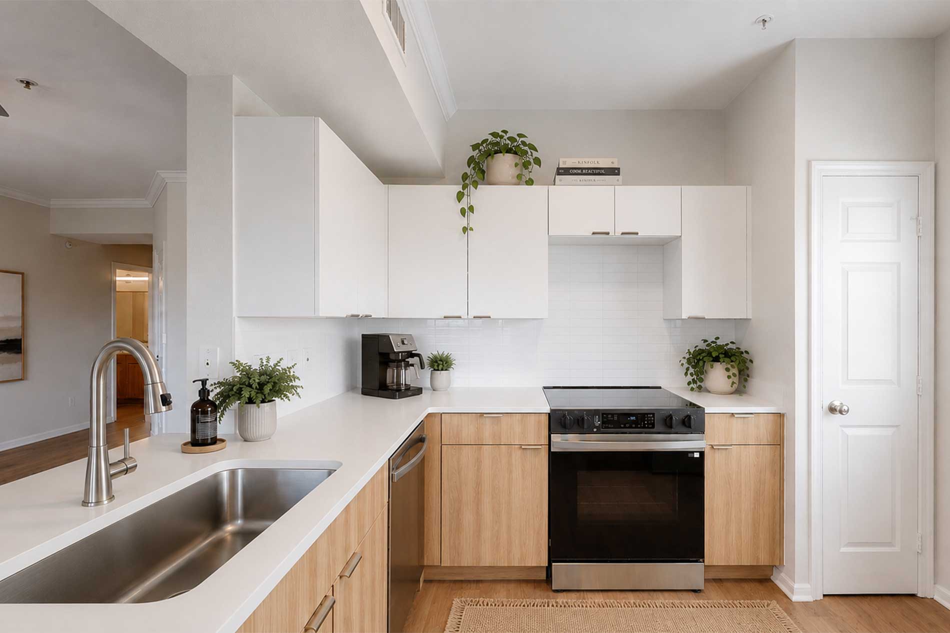 Preserve at Brentwood apartment kitchen