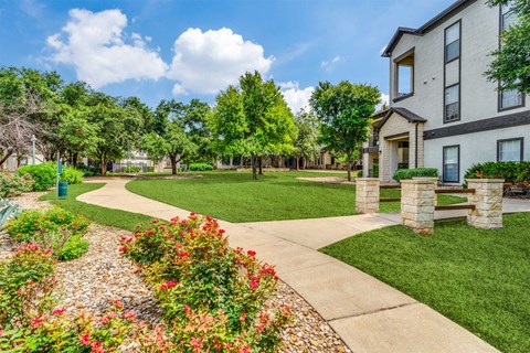 Red Stone Ranch community exterior and pathway